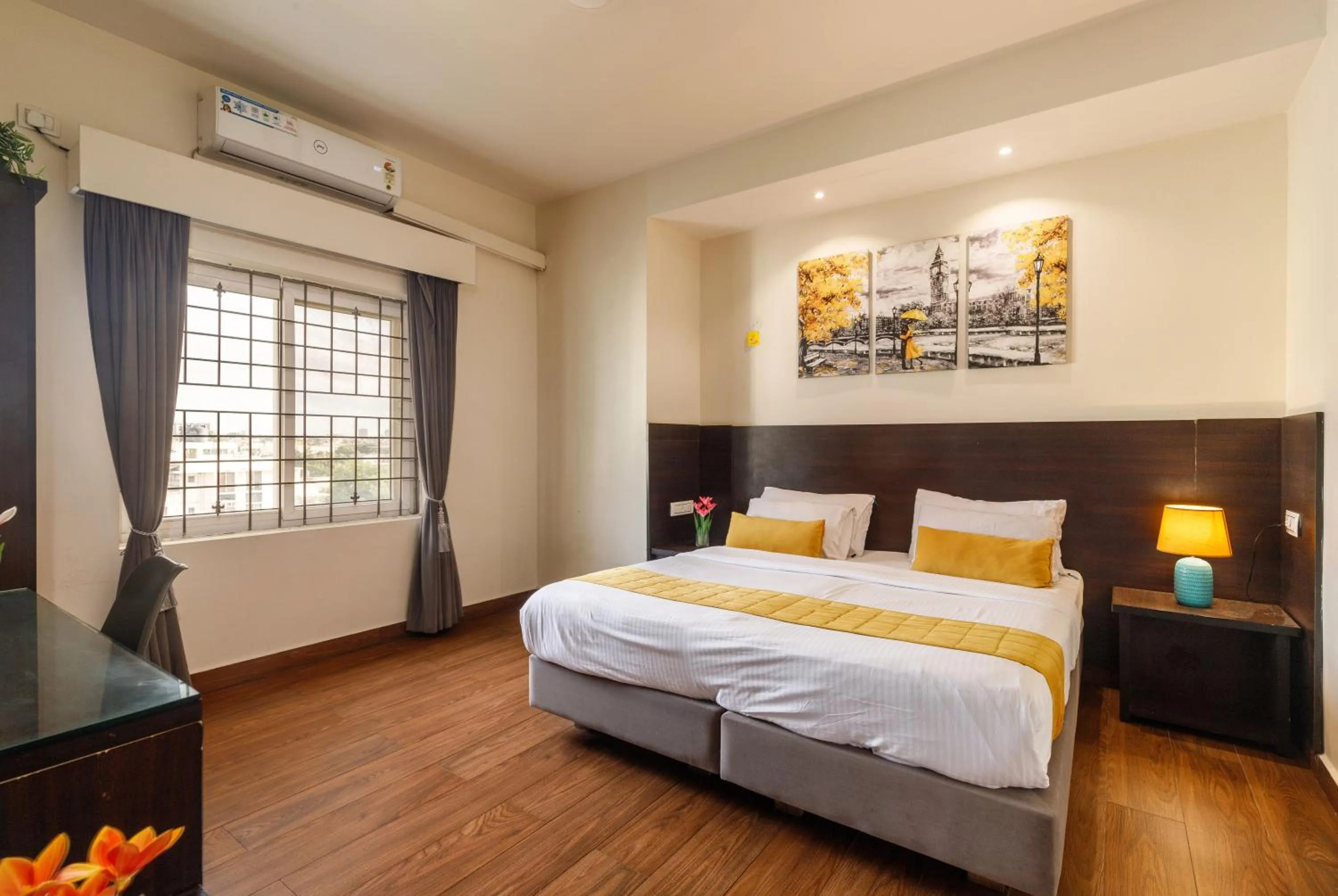 Bed in Eiffel Suites - Kammanahalli