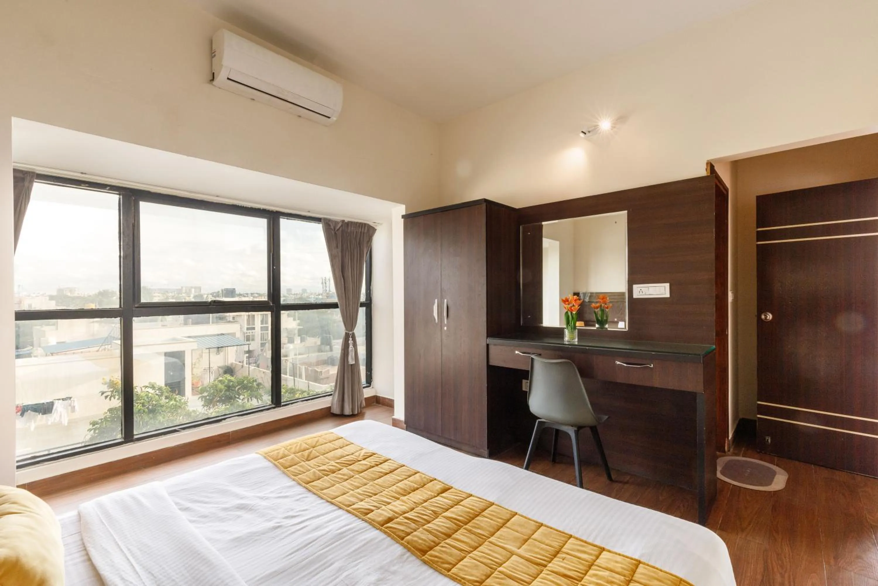 Bed in Eiffel Suites - Kammanahalli