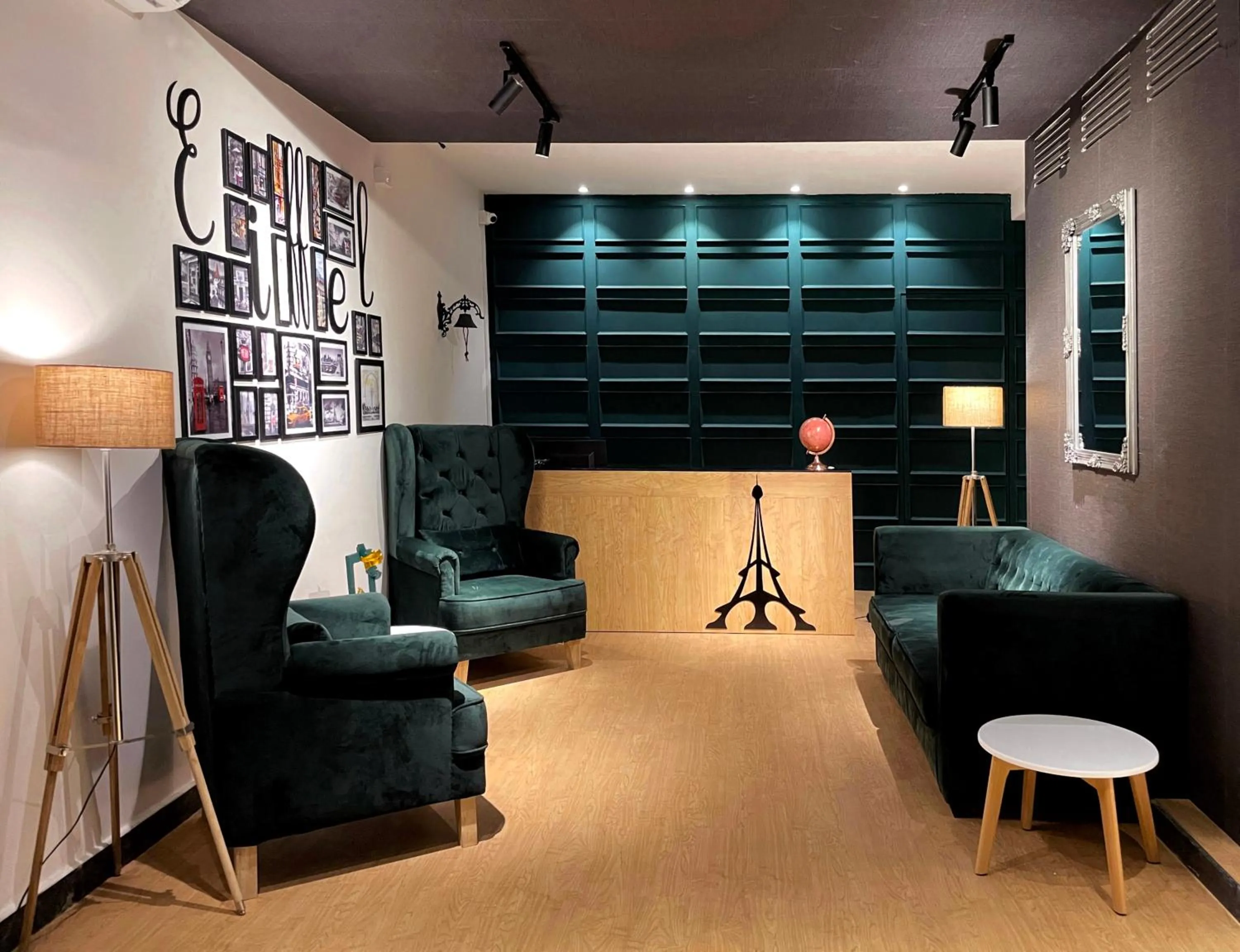 Lobby or reception in Eiffel Suites - Kammanahalli