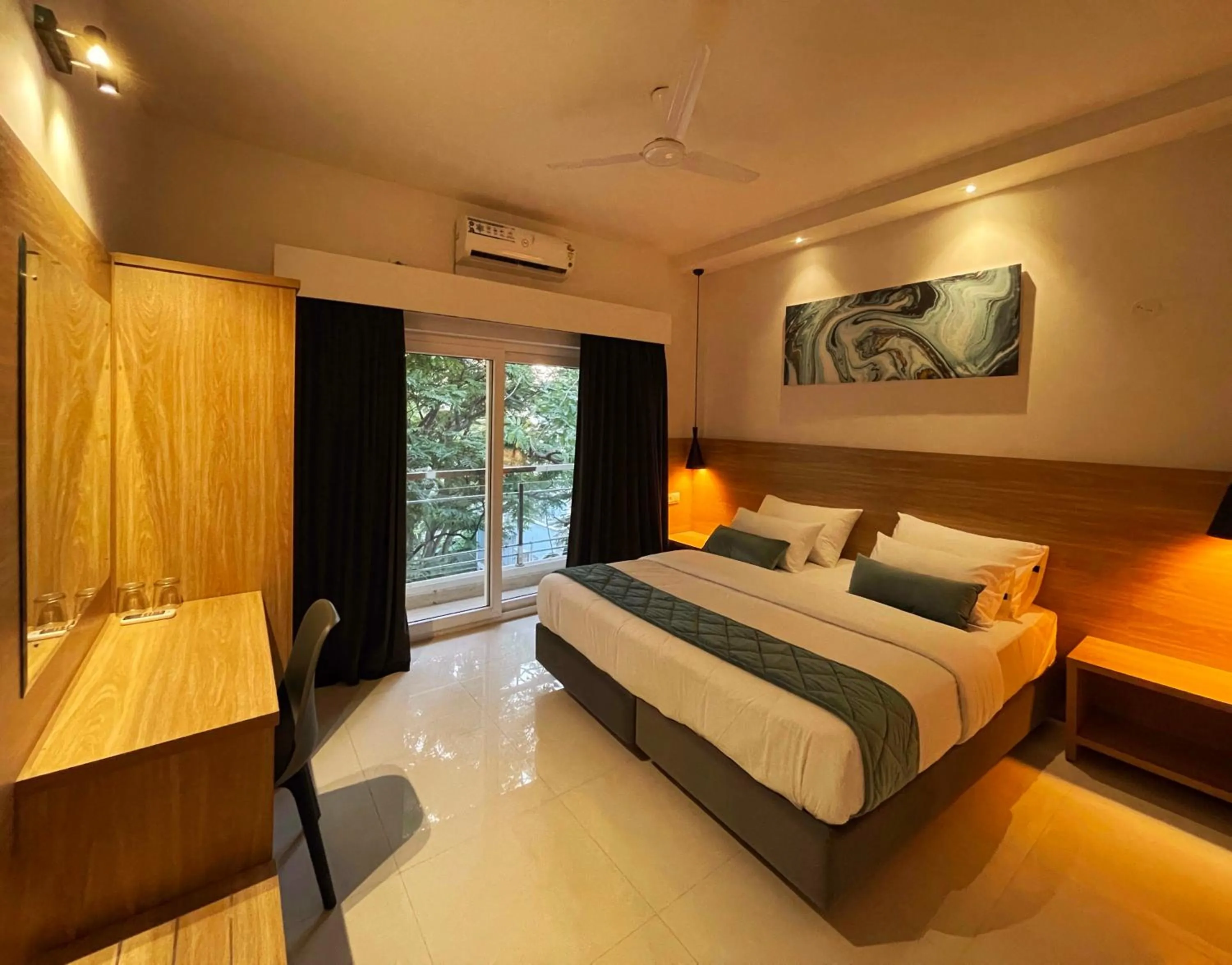 Bed in Eiffel Suites - Kammanahalli