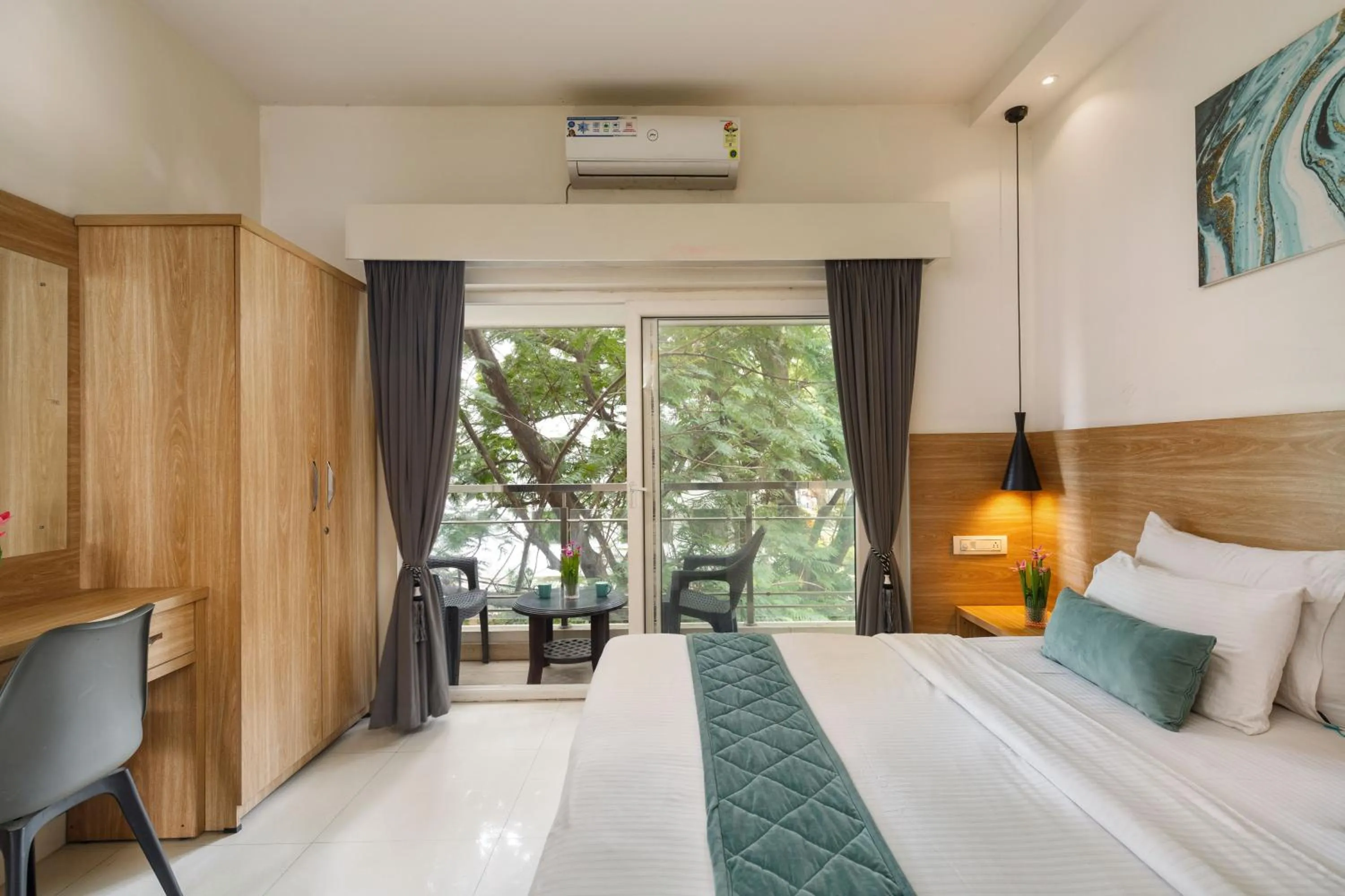 Bed in Eiffel Suites - Kammanahalli