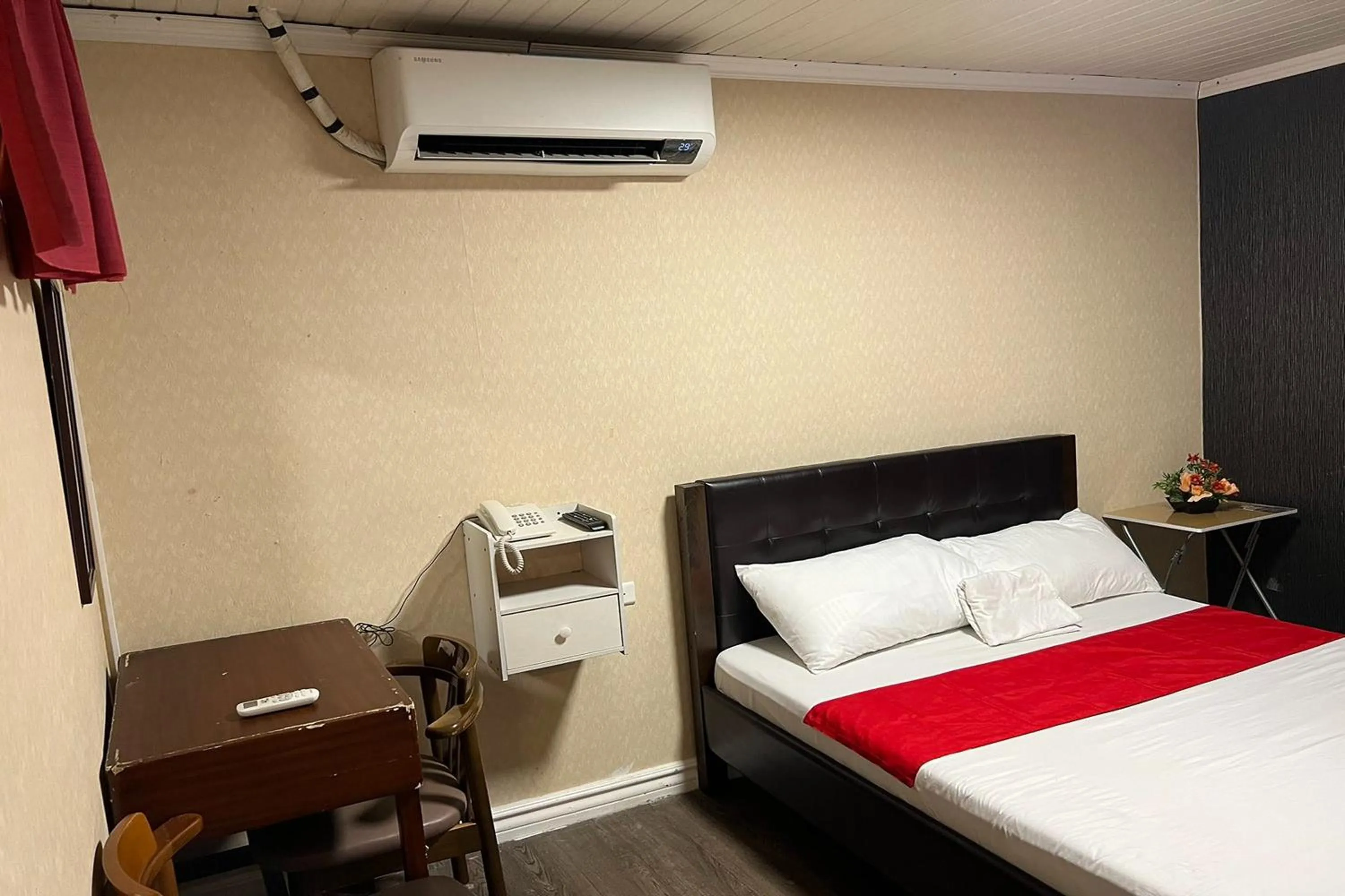 Bedroom in Remedios Hotel Manila City Center