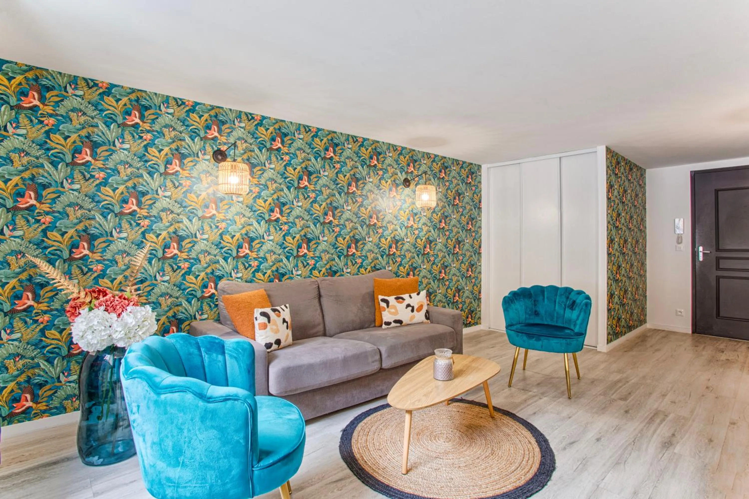 Living room in City Affaire, Petit déjeuner OFFERT en Hypercentre