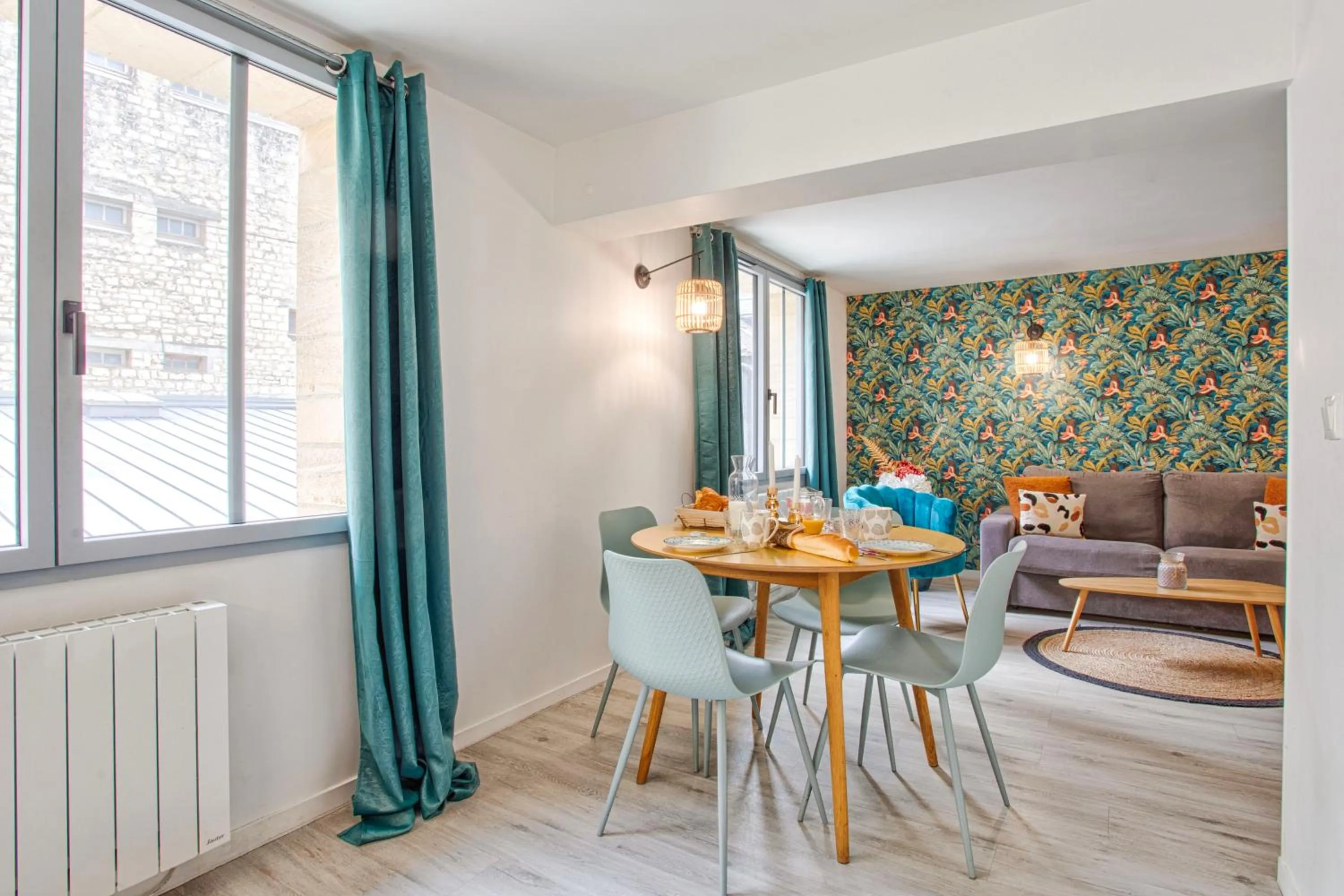 Seating area in City Affaire, Petit déjeuner OFFERT en Hypercentre