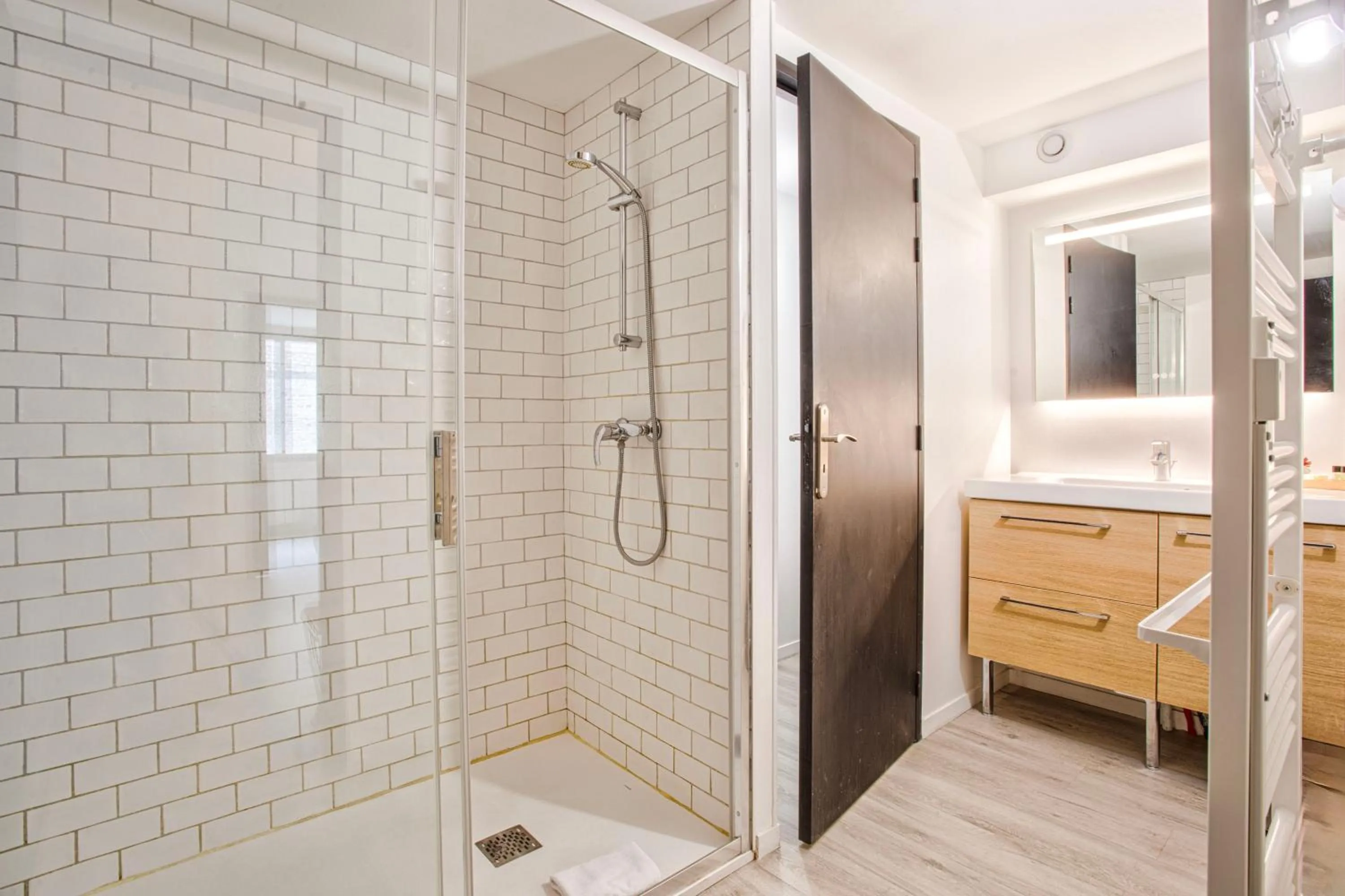 Shower in City Affaire, Petit déjeuner OFFERT en Hypercentre