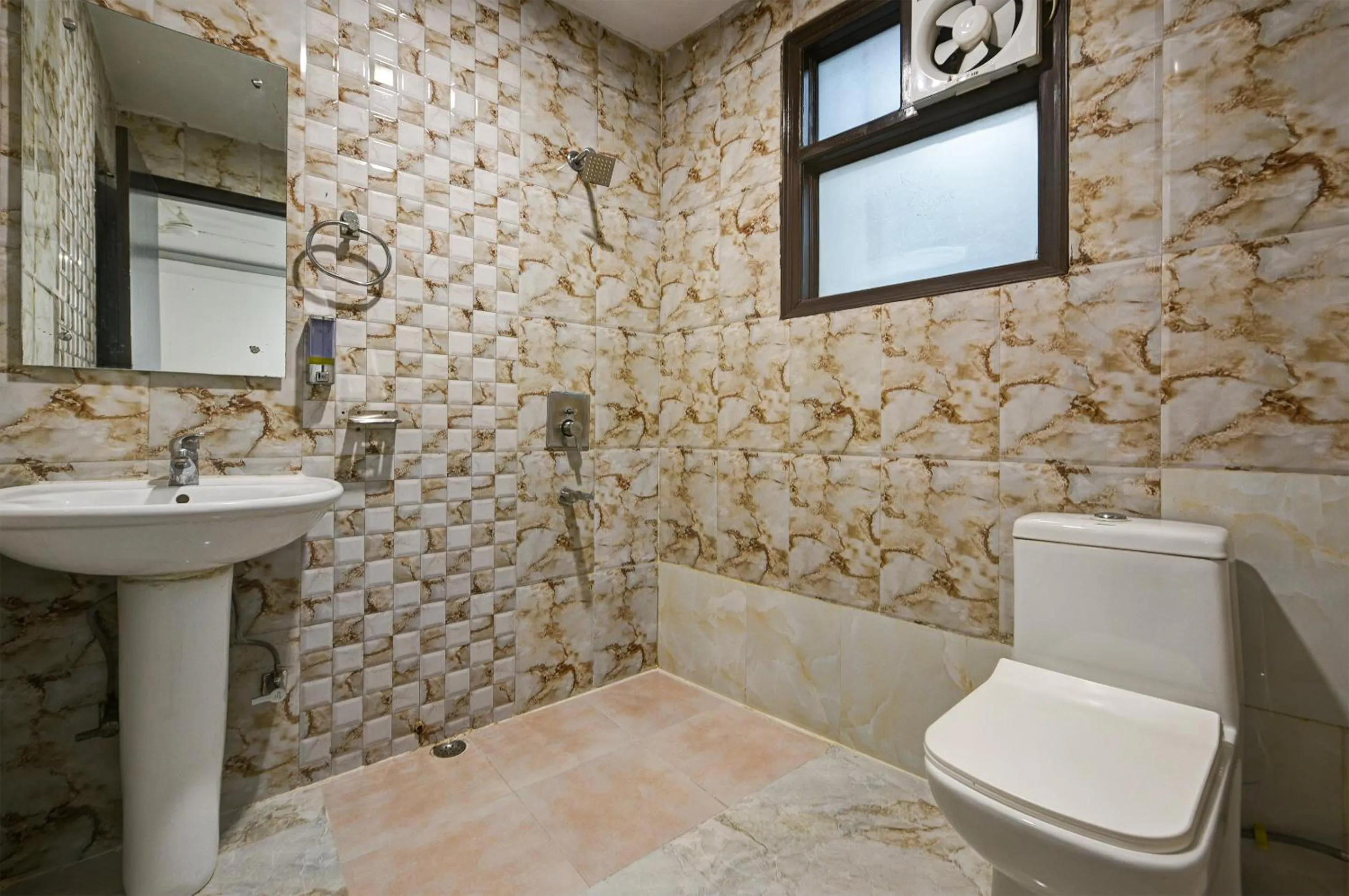 Bathroom in Hotel Shri Vinayak in City Centre at New Delhi Railway Station-By RCG Hotels