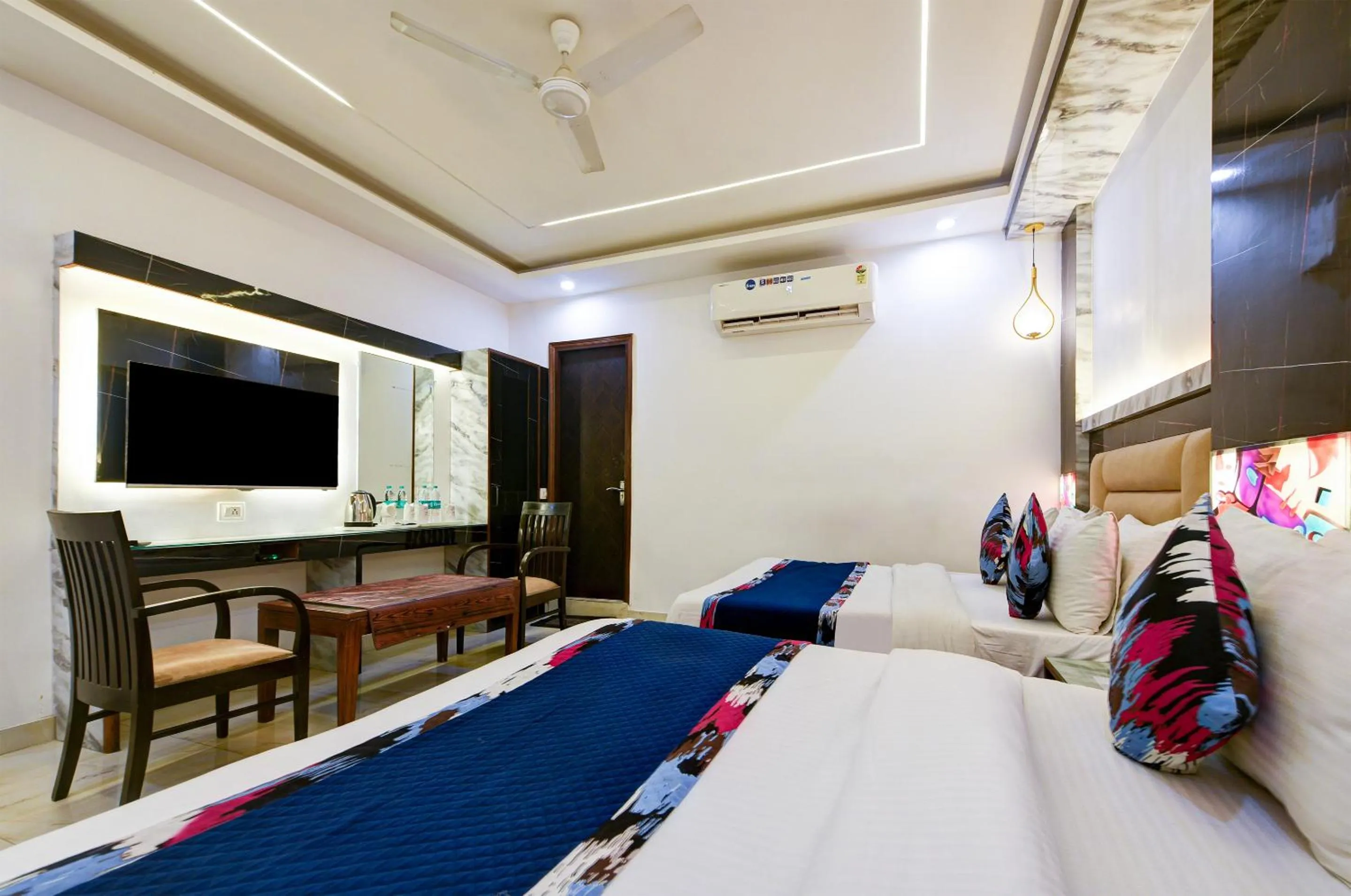 TV and multimedia, Bed in Hotel Shri Vinayak in City Centre at New Delhi Railway Station-By RCG Hotels