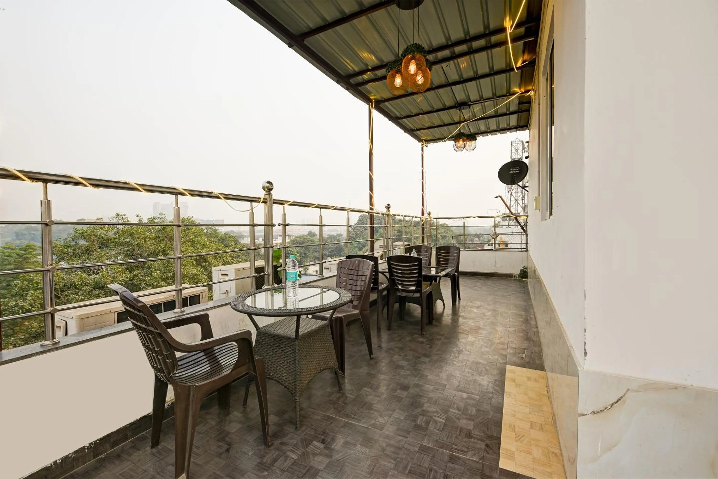 Restaurant/places to eat in Hotel Shri Vinayak in City Centre at New Delhi Railway Station-By RCG Hotels