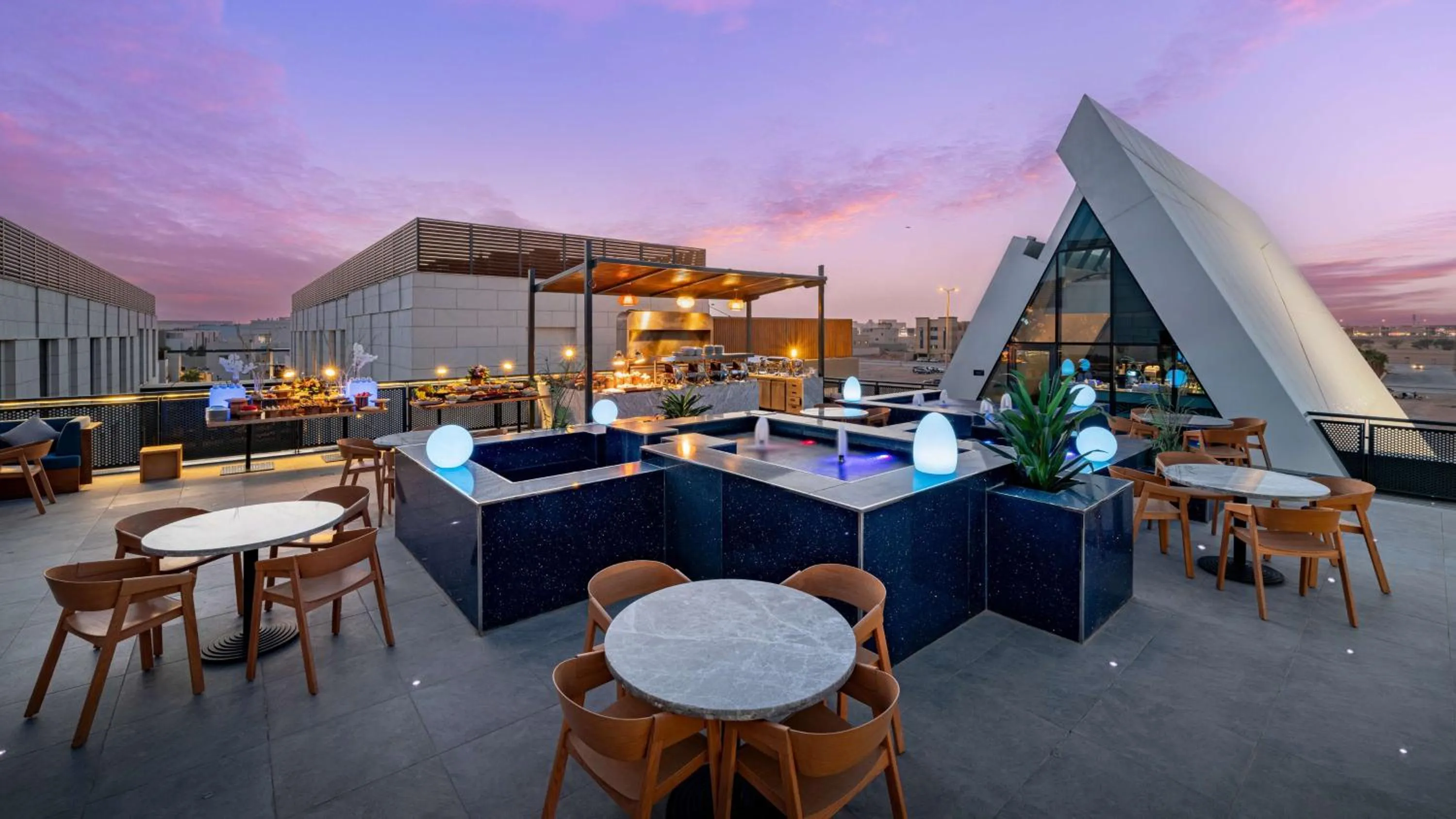 Restaurant/places to eat in Radisson Blu Hotel Riyadh Qurtuba