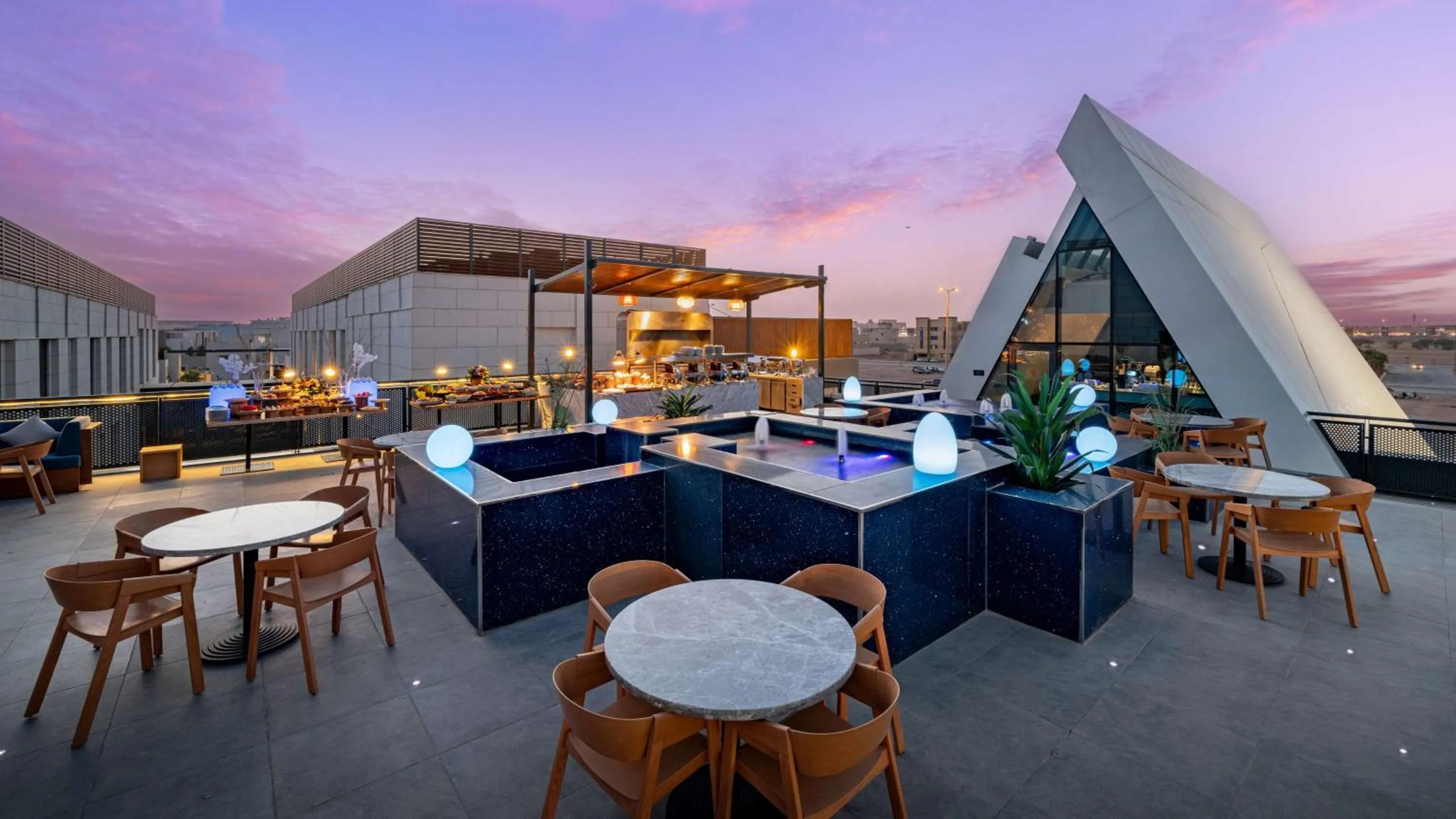 Restaurant/places to eat in Radisson Blu Hotel Riyadh Qurtuba