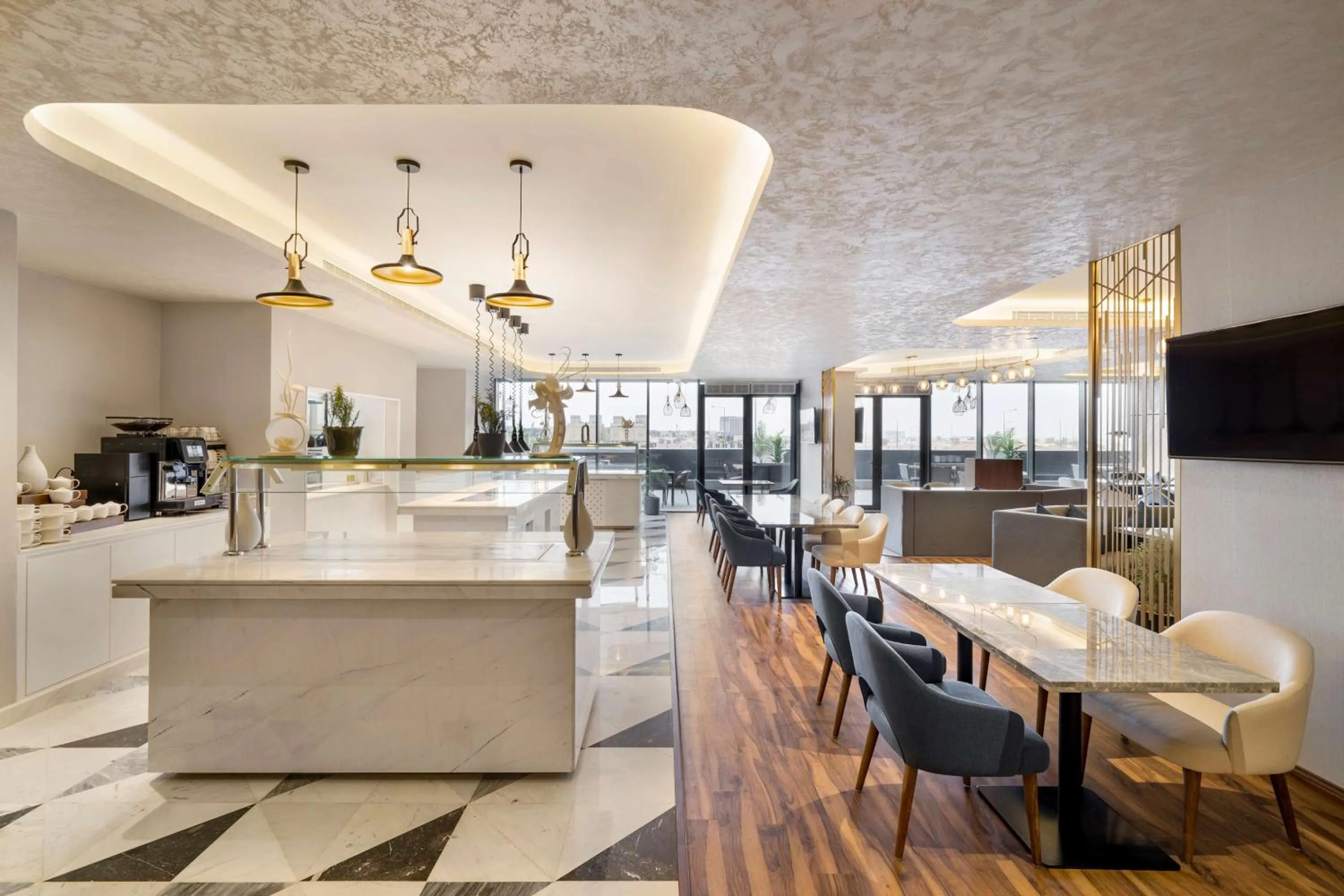 Restaurant/places to eat in Radisson Blu Hotel Riyadh Qurtuba