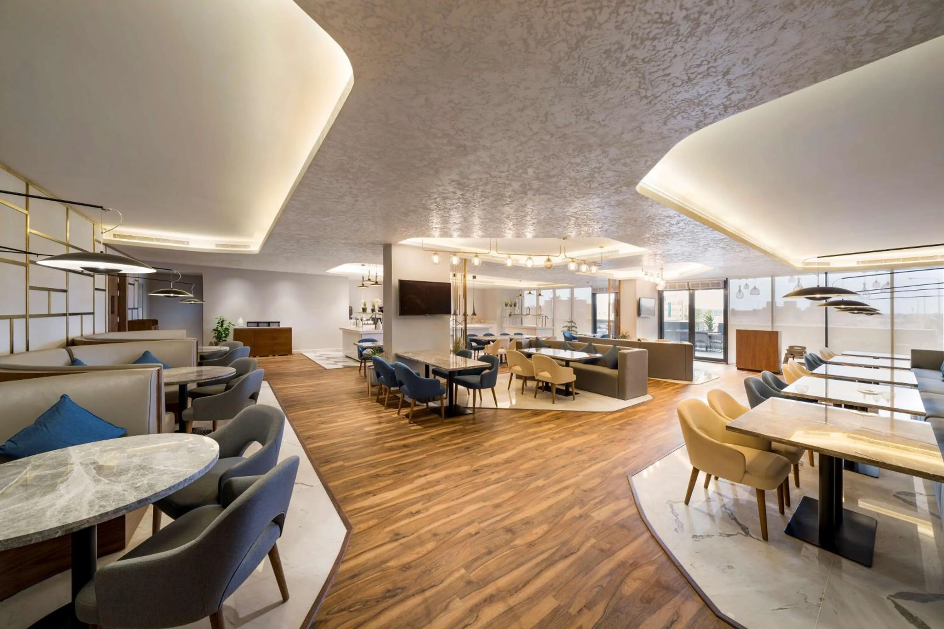 Restaurant/places to eat in Radisson Blu Hotel Riyadh Qurtuba