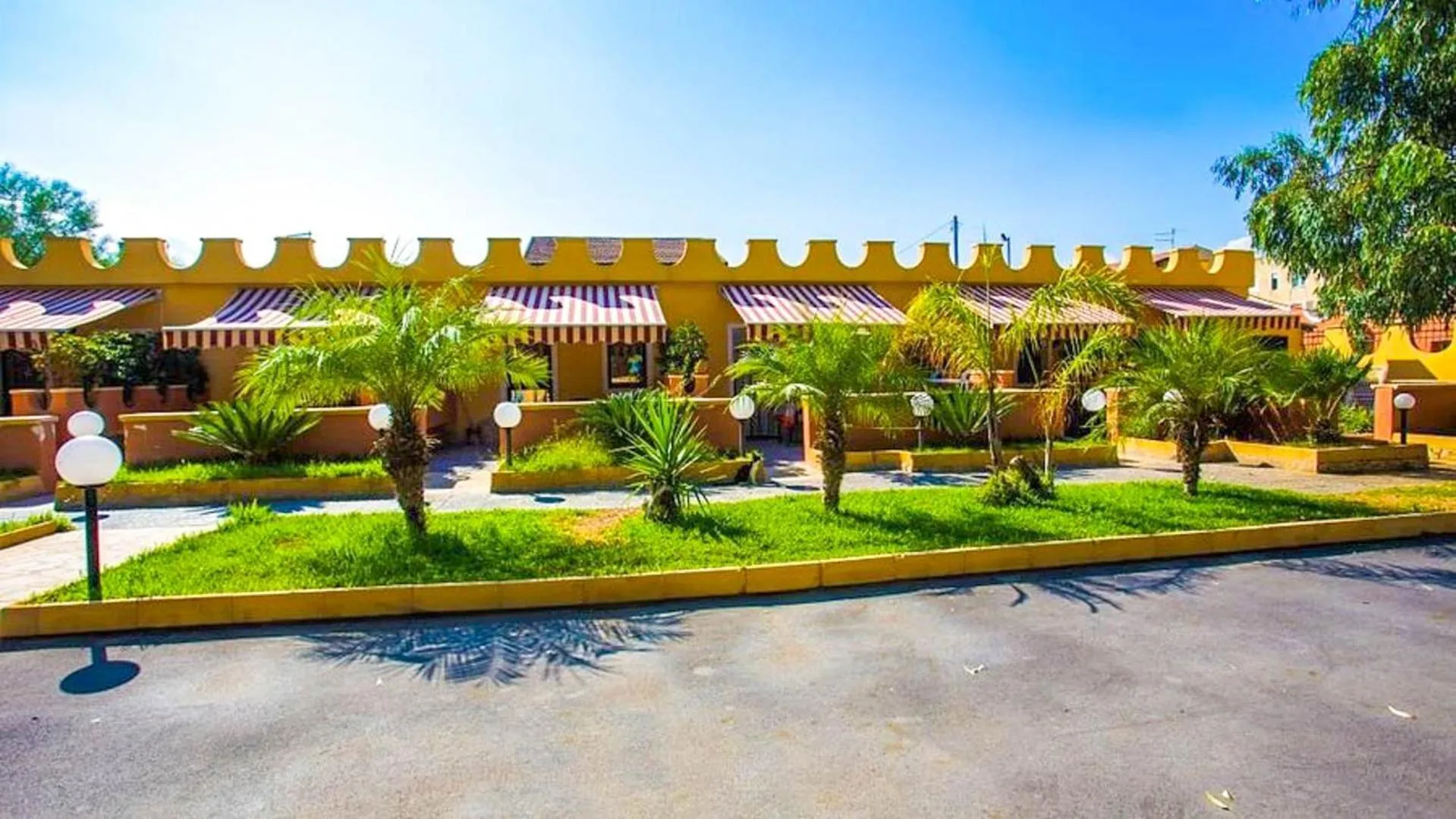 Garden view in Mg Palace Hotel Costa del Sole