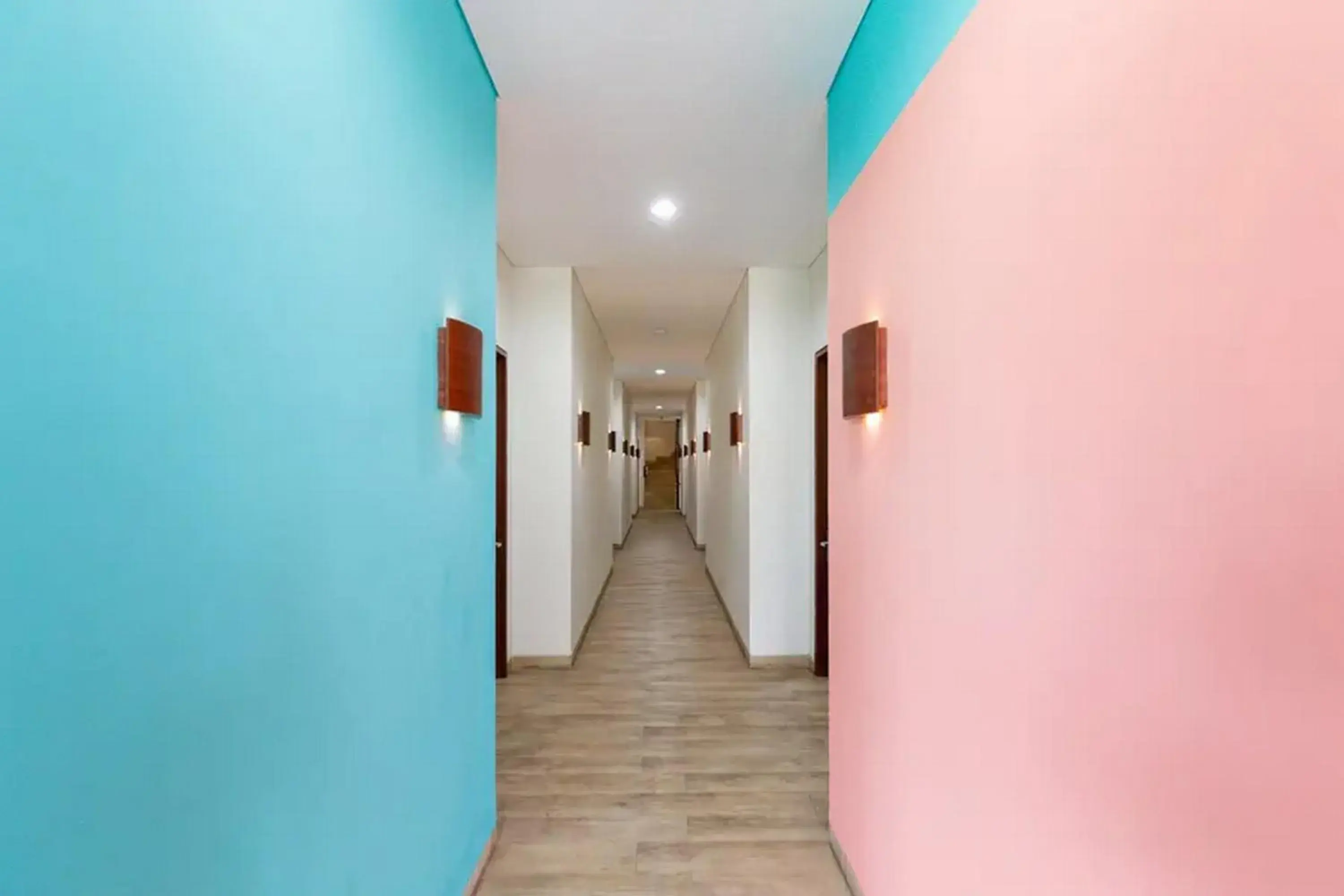 Property building in Sans Hotel Rajawali Surabaya by RedDoorz Property building in Sans Hotel Rajawali Surabaya by RedDoorz