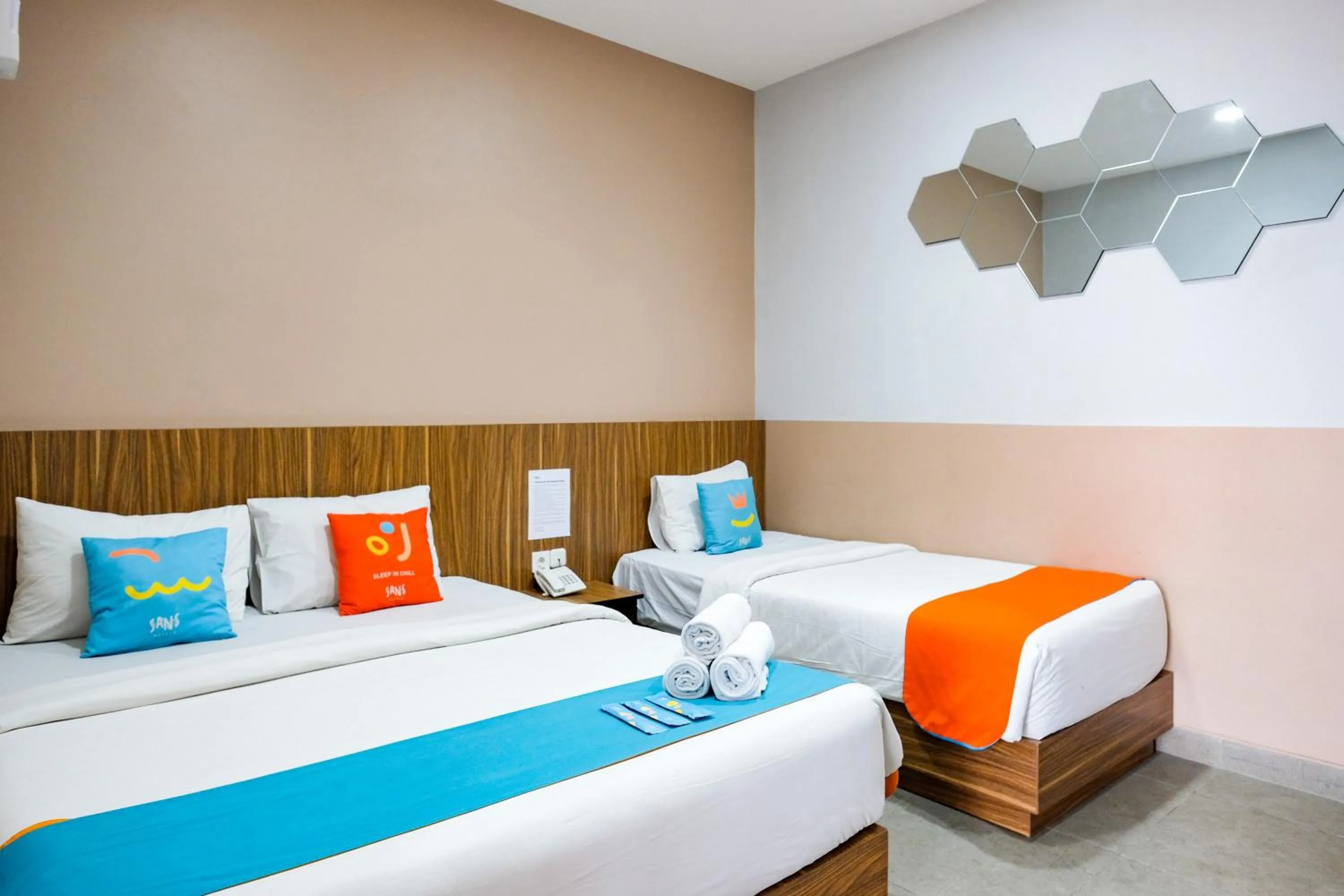 Bedroom, Bed in Sans Hotel Rajawali Surabaya by RedDoorz