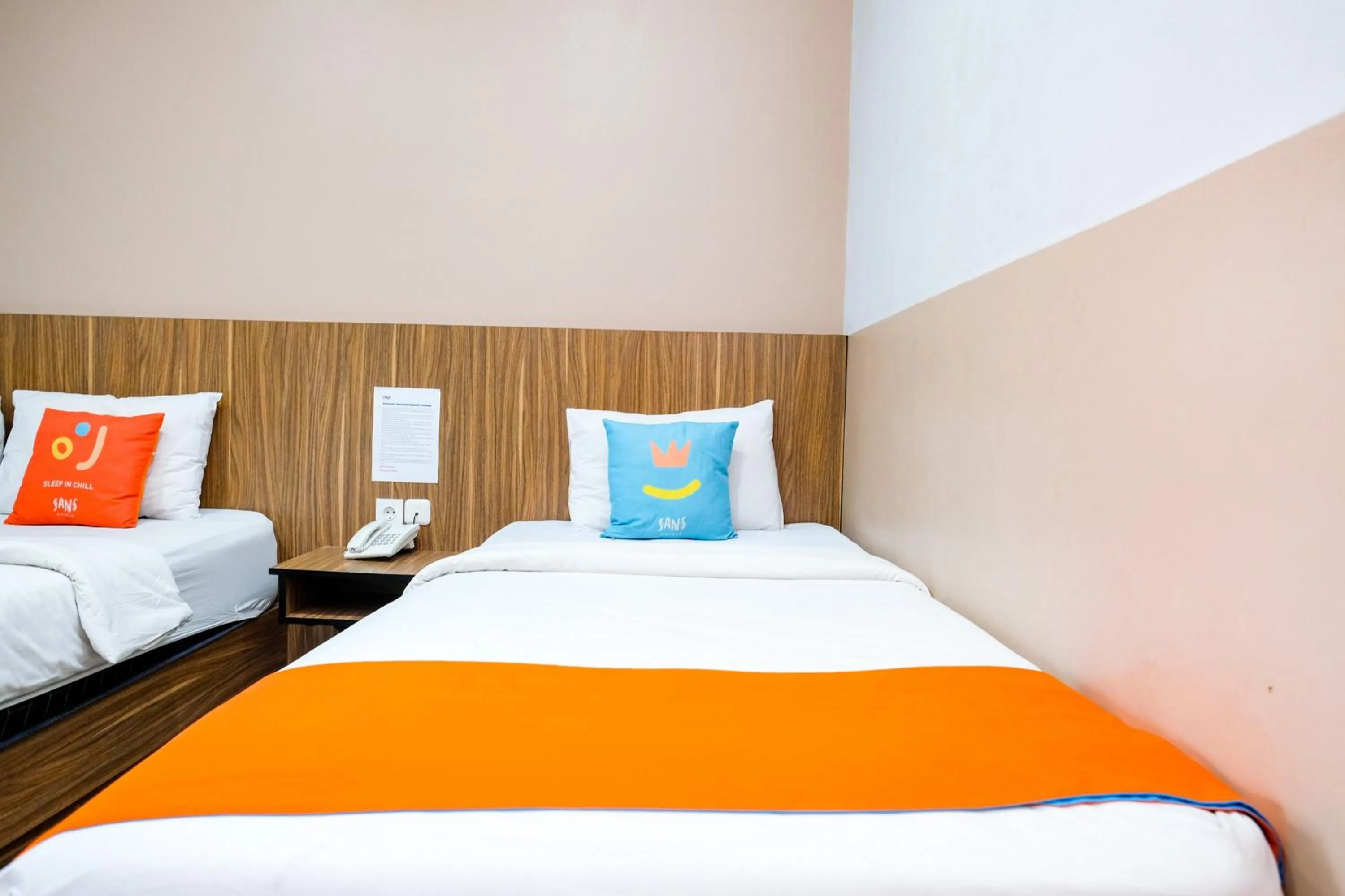 Bedroom, Bed in Sans Hotel Rajawali Surabaya by RedDoorz