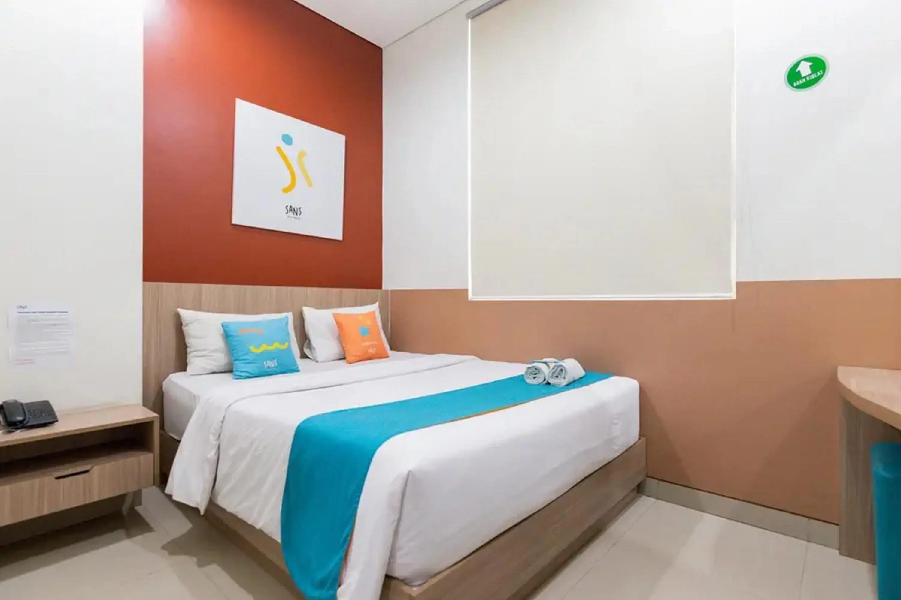 Bed in Sans Hotel Rajawali Surabaya by RedDoorz Bed in Sans Hotel Rajawali Surabaya by RedDoorz