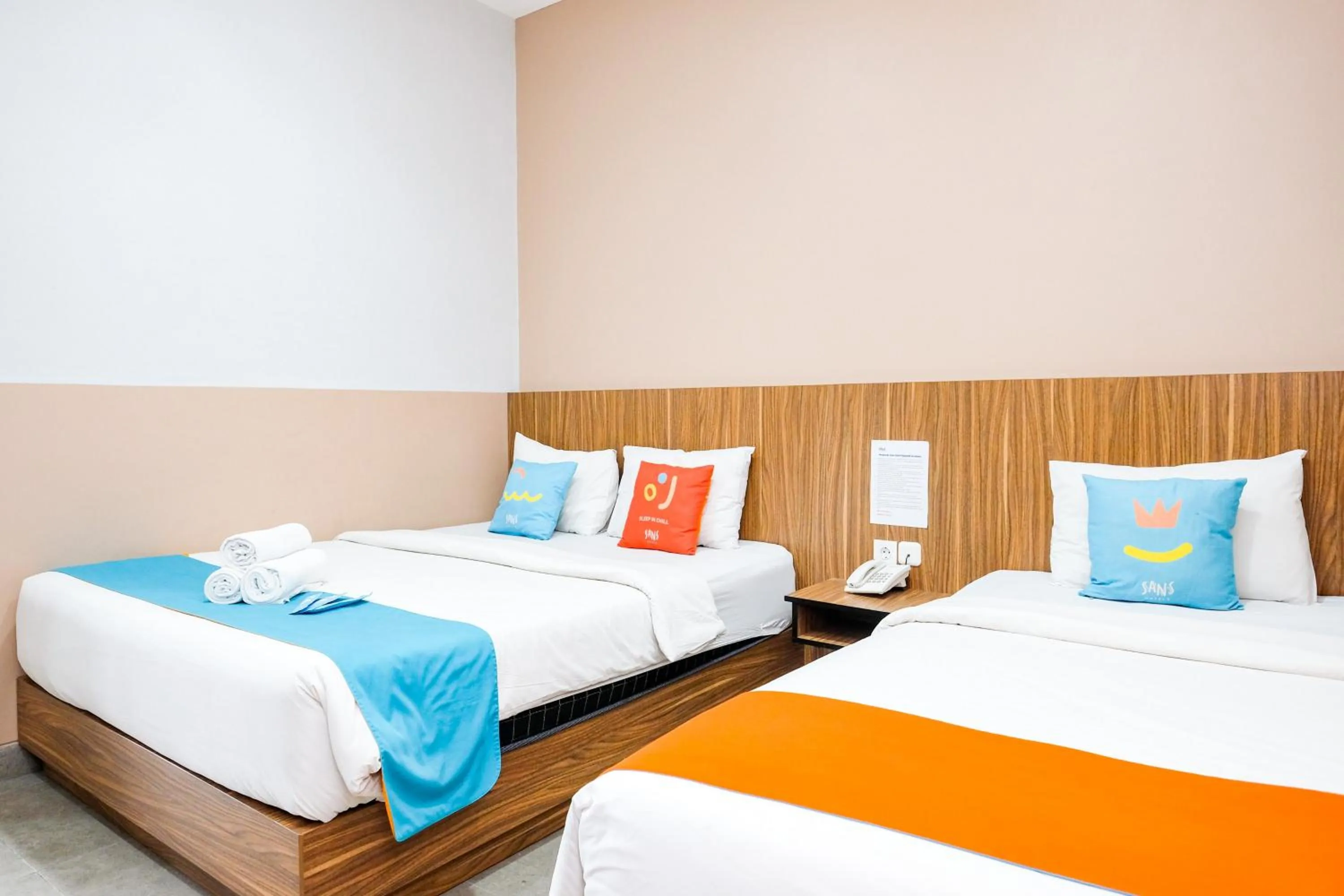 Bedroom, Bed in Sans Hotel Rajawali Surabaya by RedDoorz