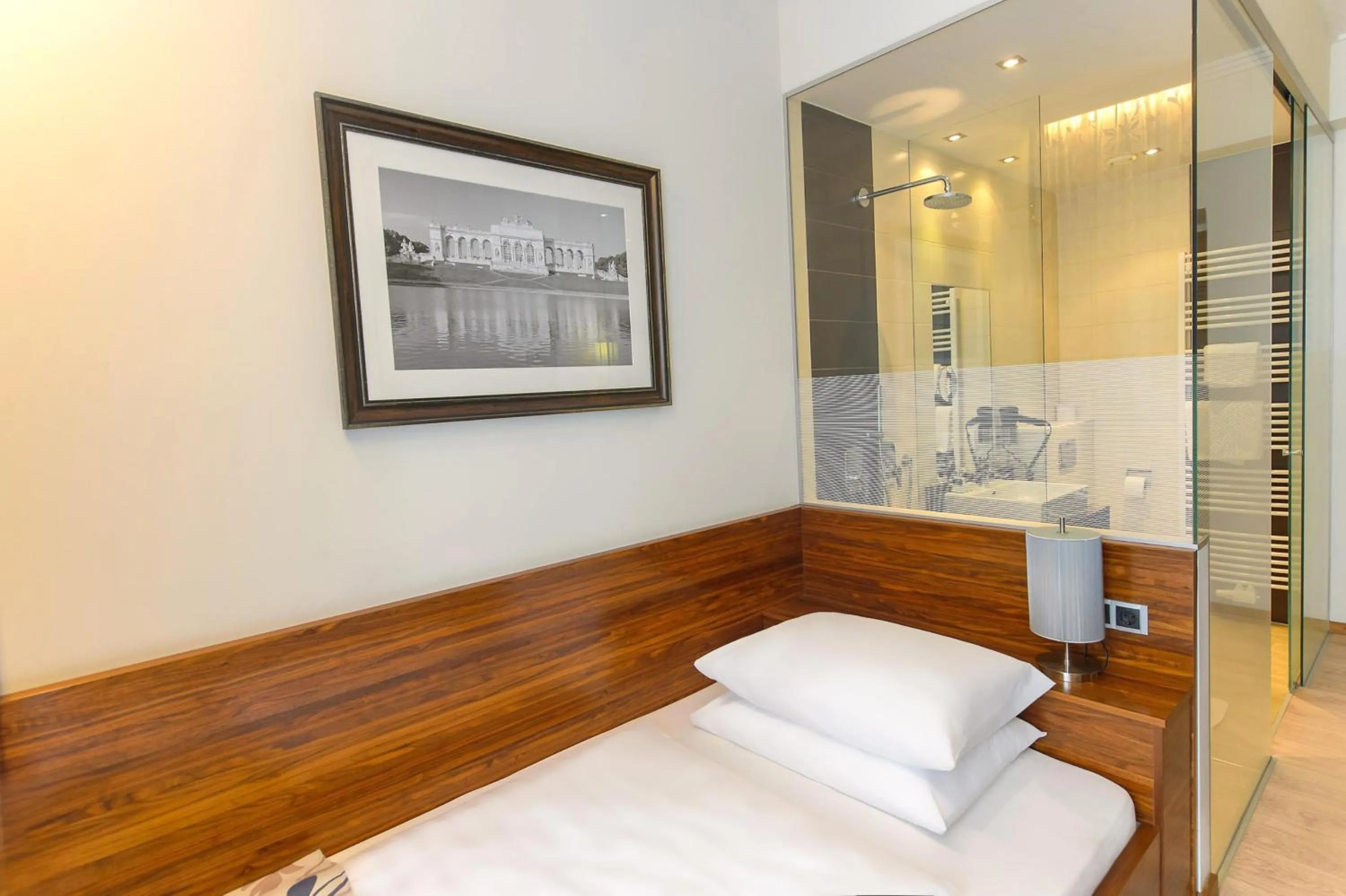 Photo of the whole room, Bed in Hotel Vienna beim Prater