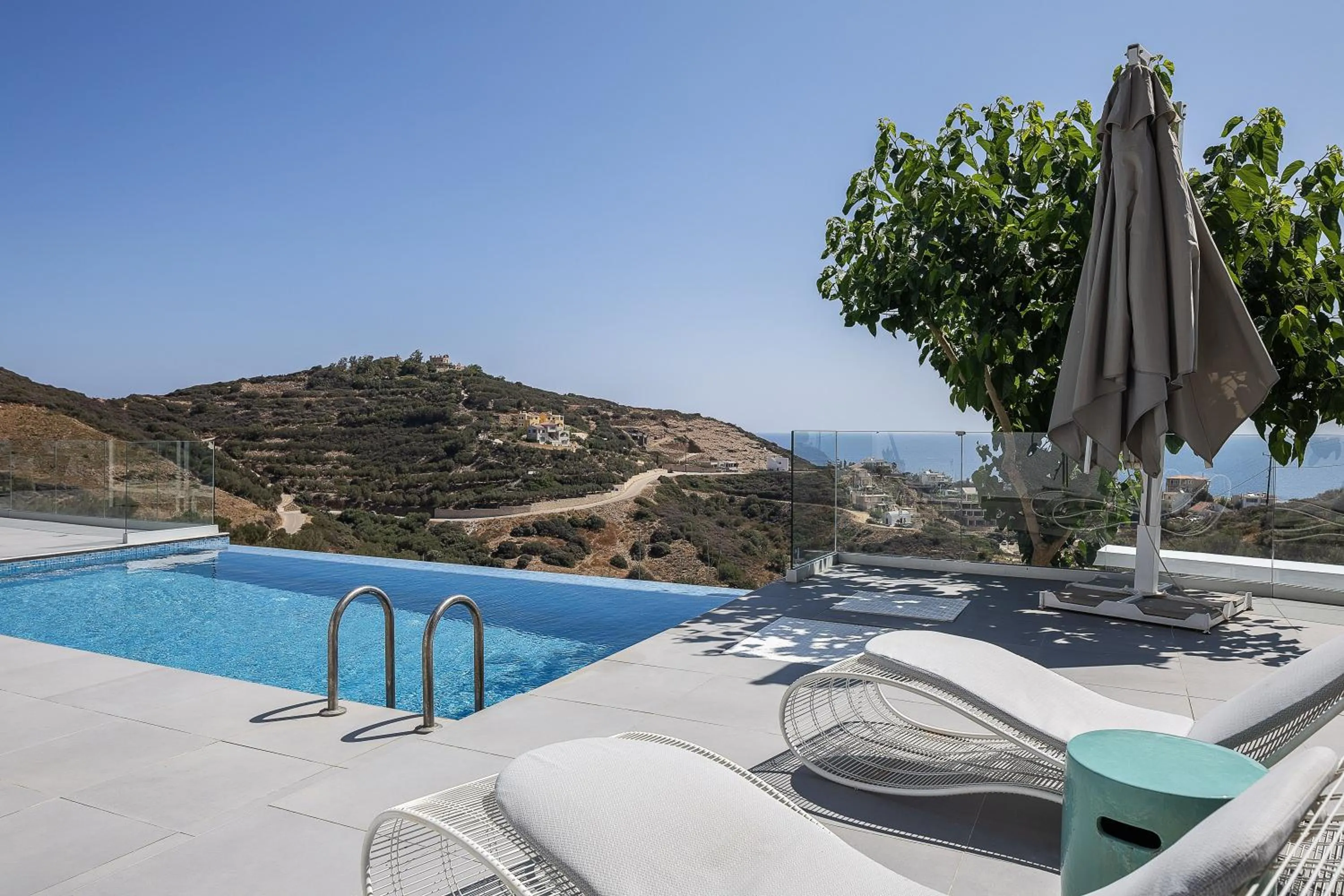Royal Garden Villas