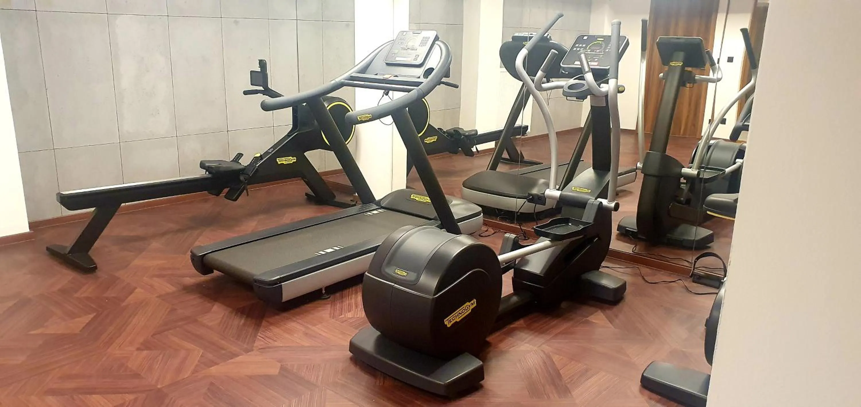 Area and facilities in Sky Hotel Kraków