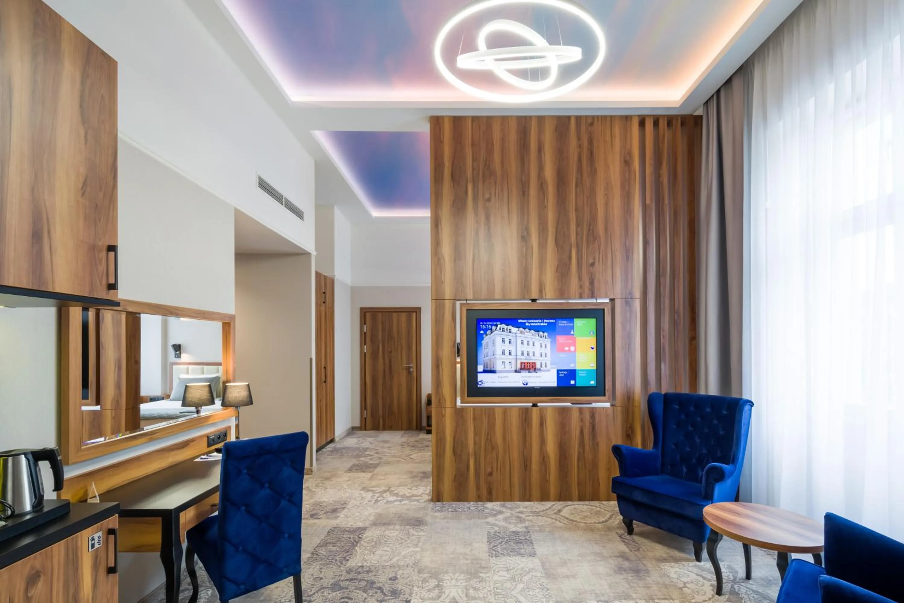 TV and multimedia in Sky Hotel Kraków
