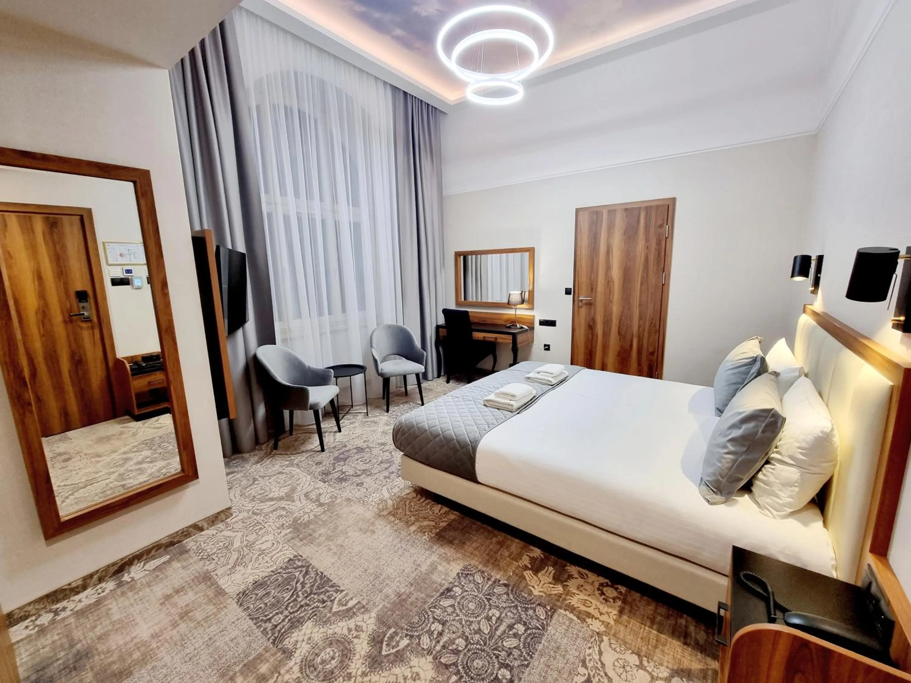 Photo of the whole room, Bed in Sky Hotel Kraków