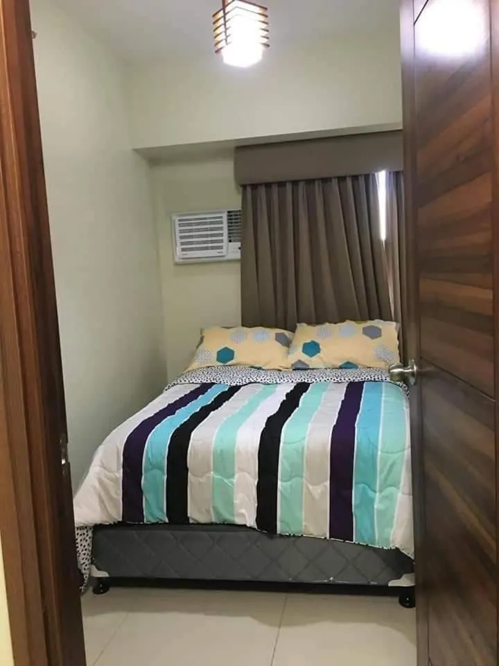 Bed in Horizon 101 Studio Condos by Felicity