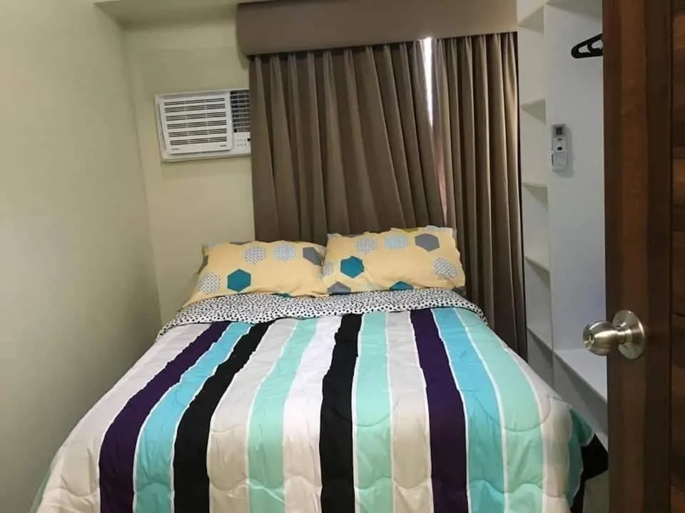 Bed in Horizon 101 Studio Condos by Felicity