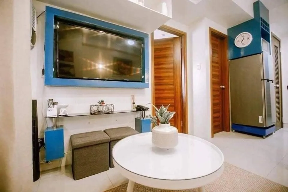 Horizon 101 Studio Condos by Felicity