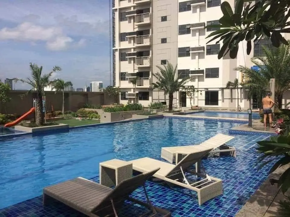 Horizon 101 Studio Condos by Felicity