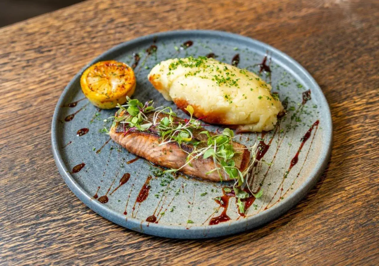 Restaurant/places to eat in The Catalyst Apartment Hotel by NEWMARK Restaurant/places to eat in The Catalyst Apartment Hotel by NEWMARK