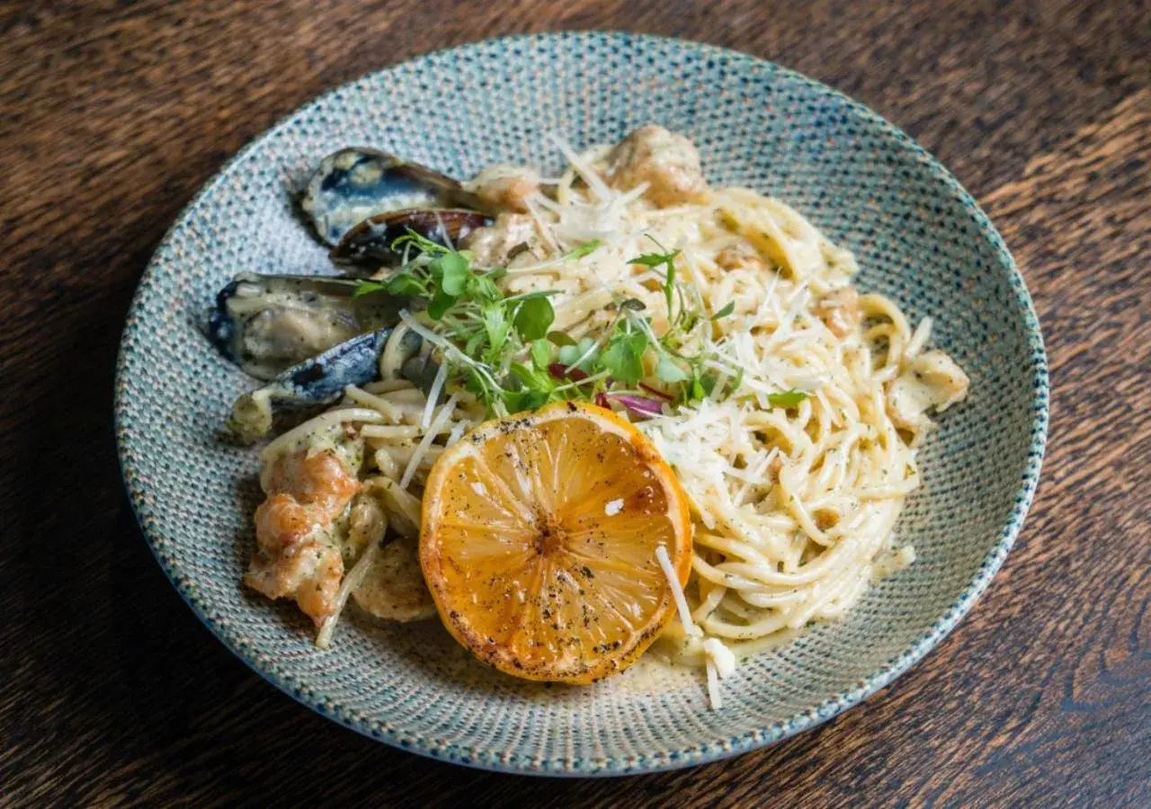 Restaurant/places to eat in The Catalyst Apartment Hotel by NEWMARK Restaurant/places to eat in The Catalyst Apartment Hotel by NEWMARK