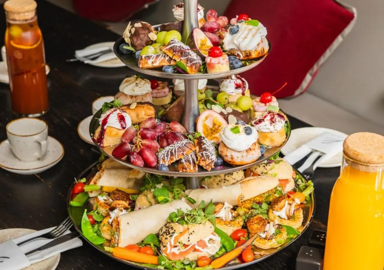 Restaurant/places to eat in The Catalyst Apartment Hotel by NEWMARK Restaurant/places to eat in The Catalyst Apartment Hotel by NEWMARK