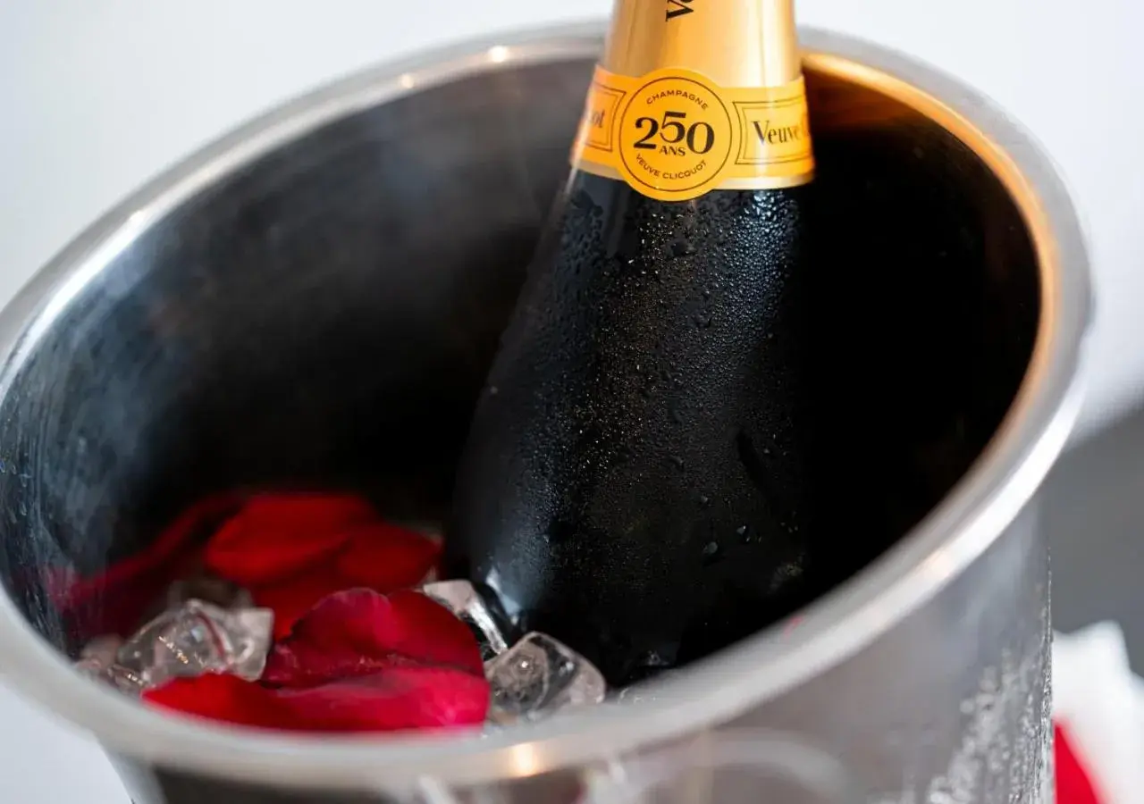 Lounge or bar in The Catalyst Apartment Hotel by NEWMARK Lounge or bar in The Catalyst Apartment Hotel by NEWMARK