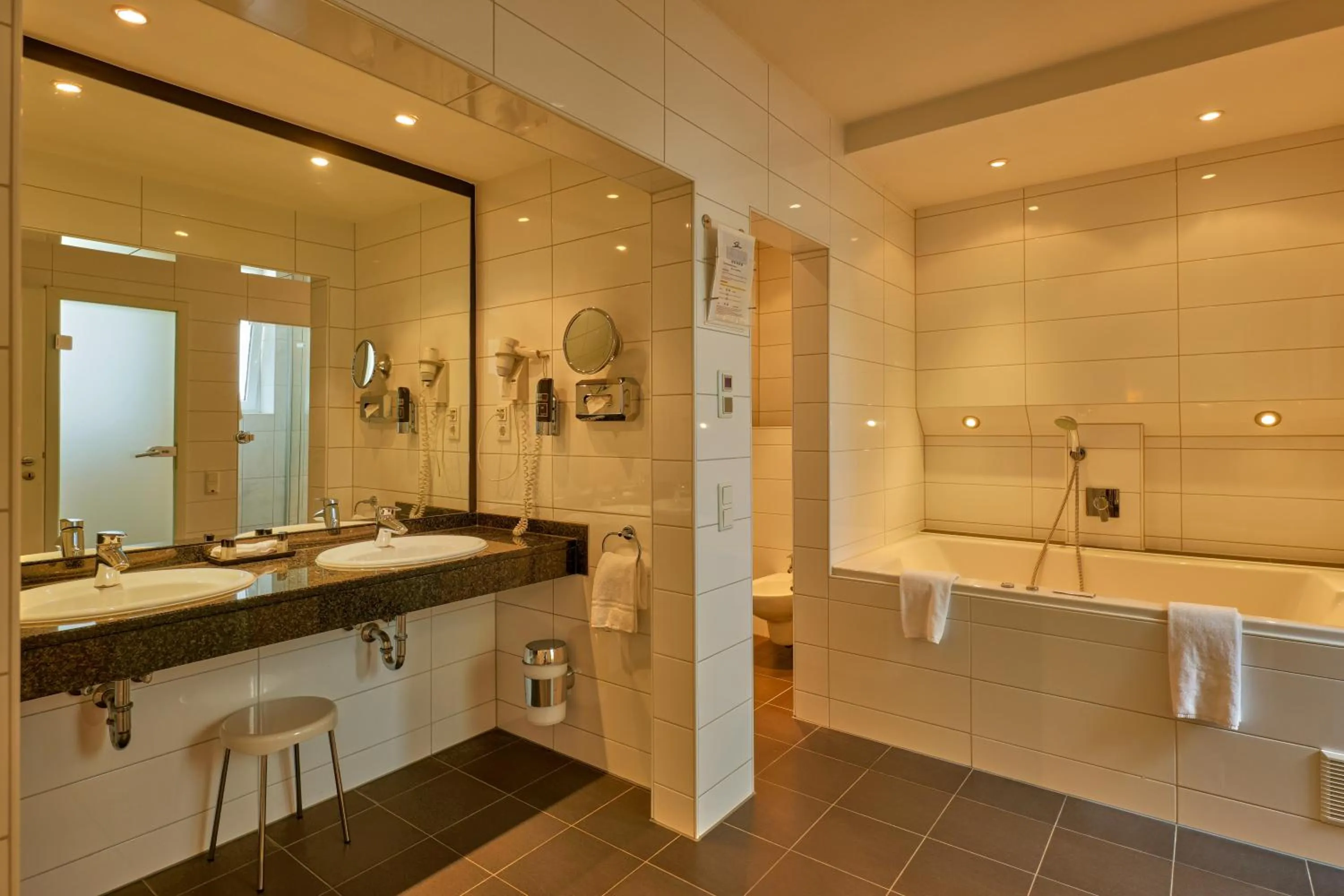 Shower in Trip Inn Hotel Esplanade, Düsseldorf