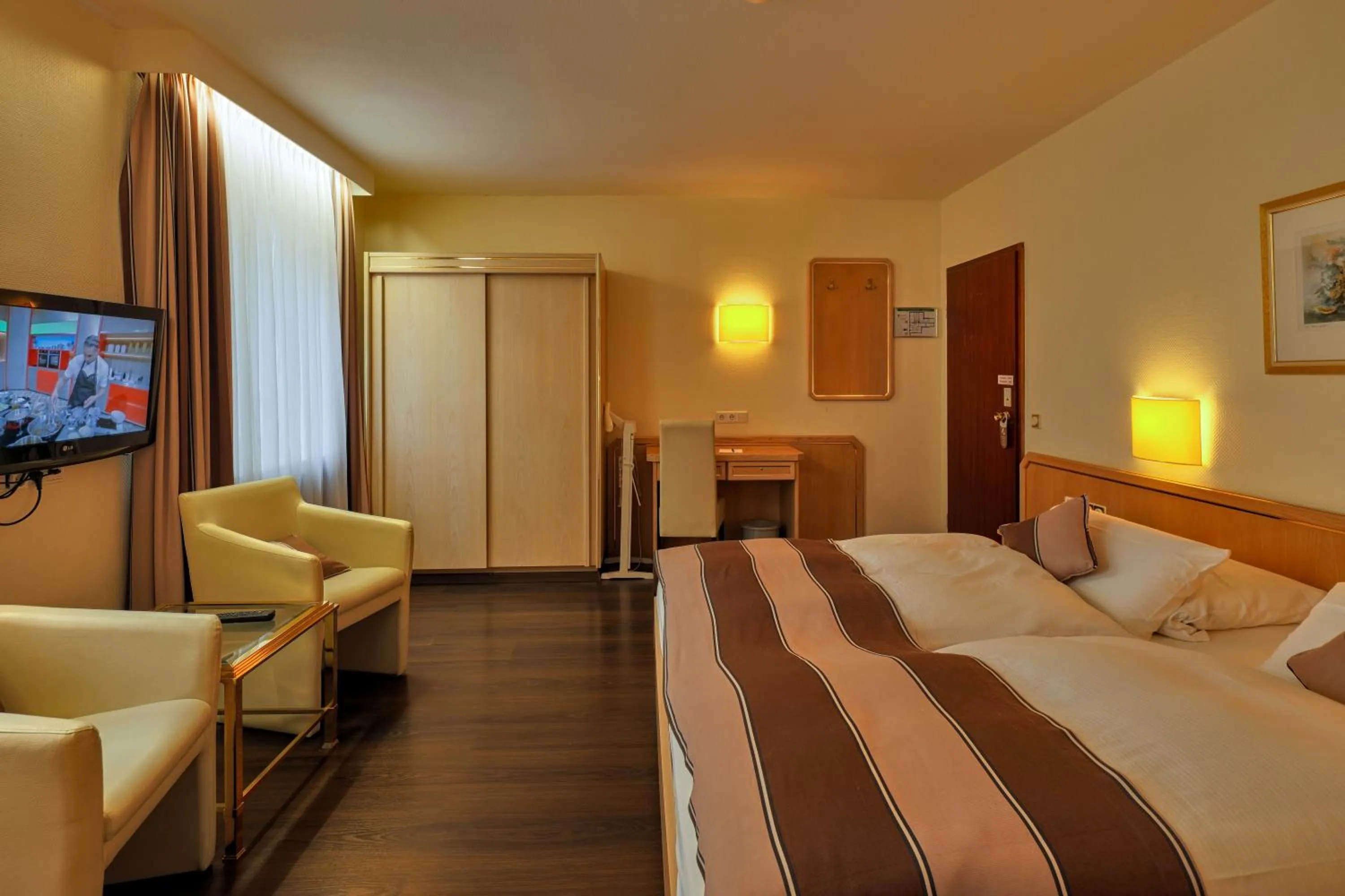 Bed in Trip Inn Hotel Esplanade, Düsseldorf