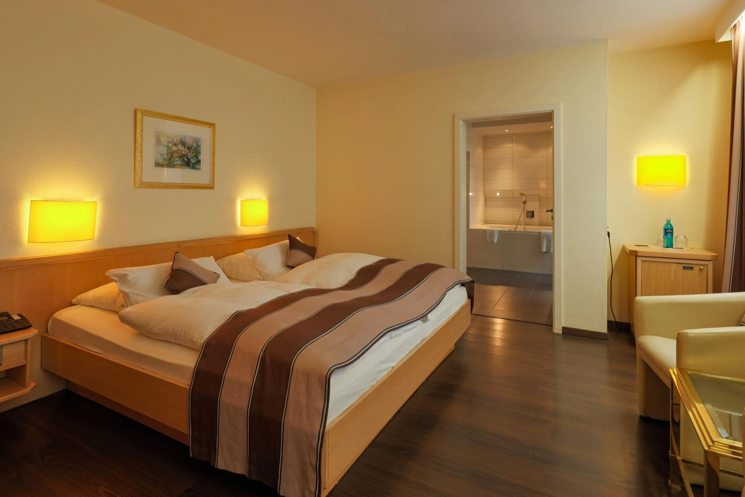 Bed in Trip Inn Hotel Esplanade, Düsseldorf