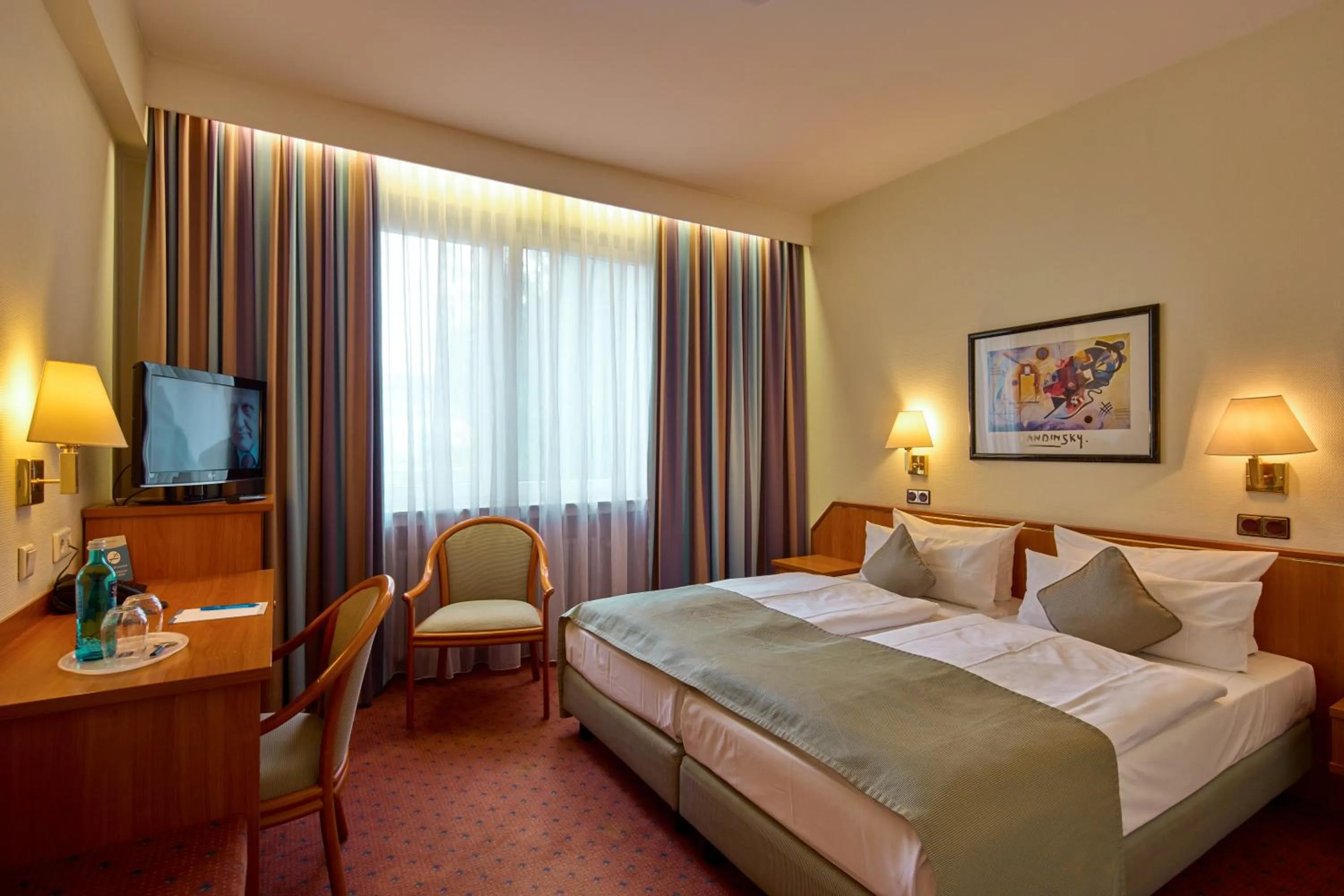 Bed in Trip Inn Hotel Esplanade, Düsseldorf