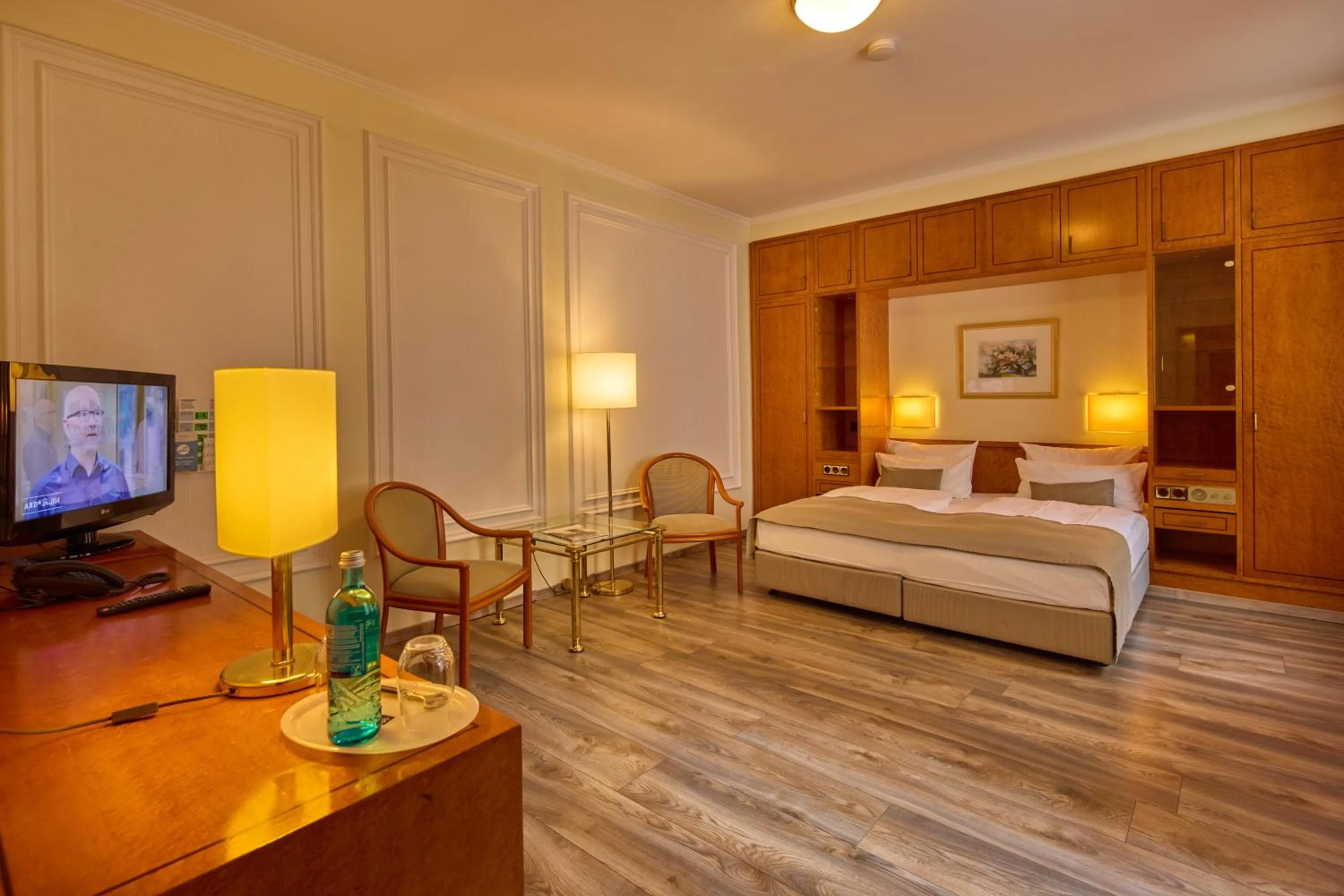 Bed in Trip Inn Hotel Esplanade, Düsseldorf