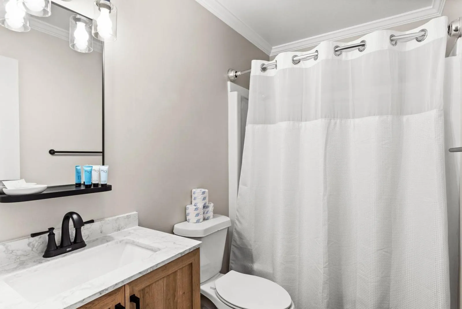 Shower in Dry Dock Inn