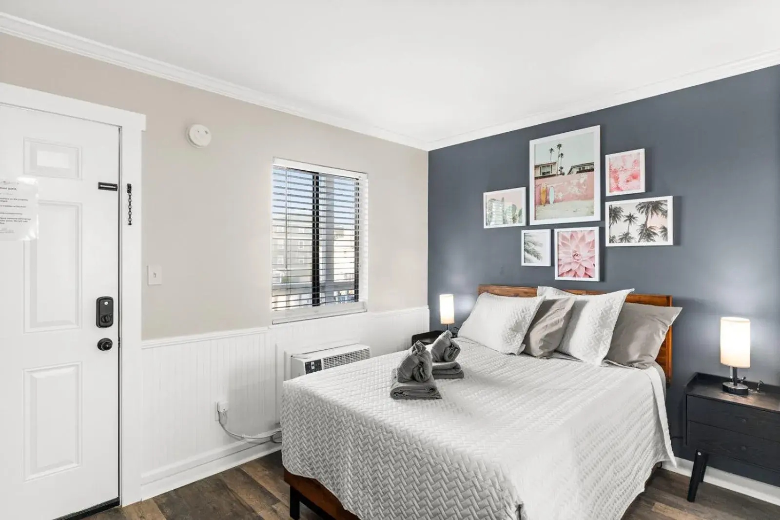 Superior Double Room in Dry Dock Inn Superior Double Room in Dry Dock Inn