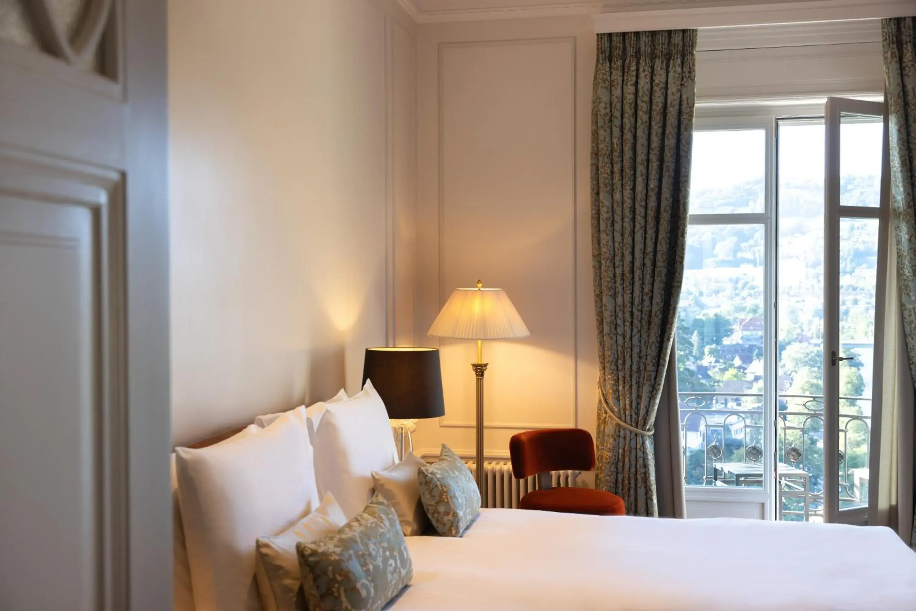 Bed in Hotel Bellevue Palace Bern Bed in Hotel Bellevue Palace Bern