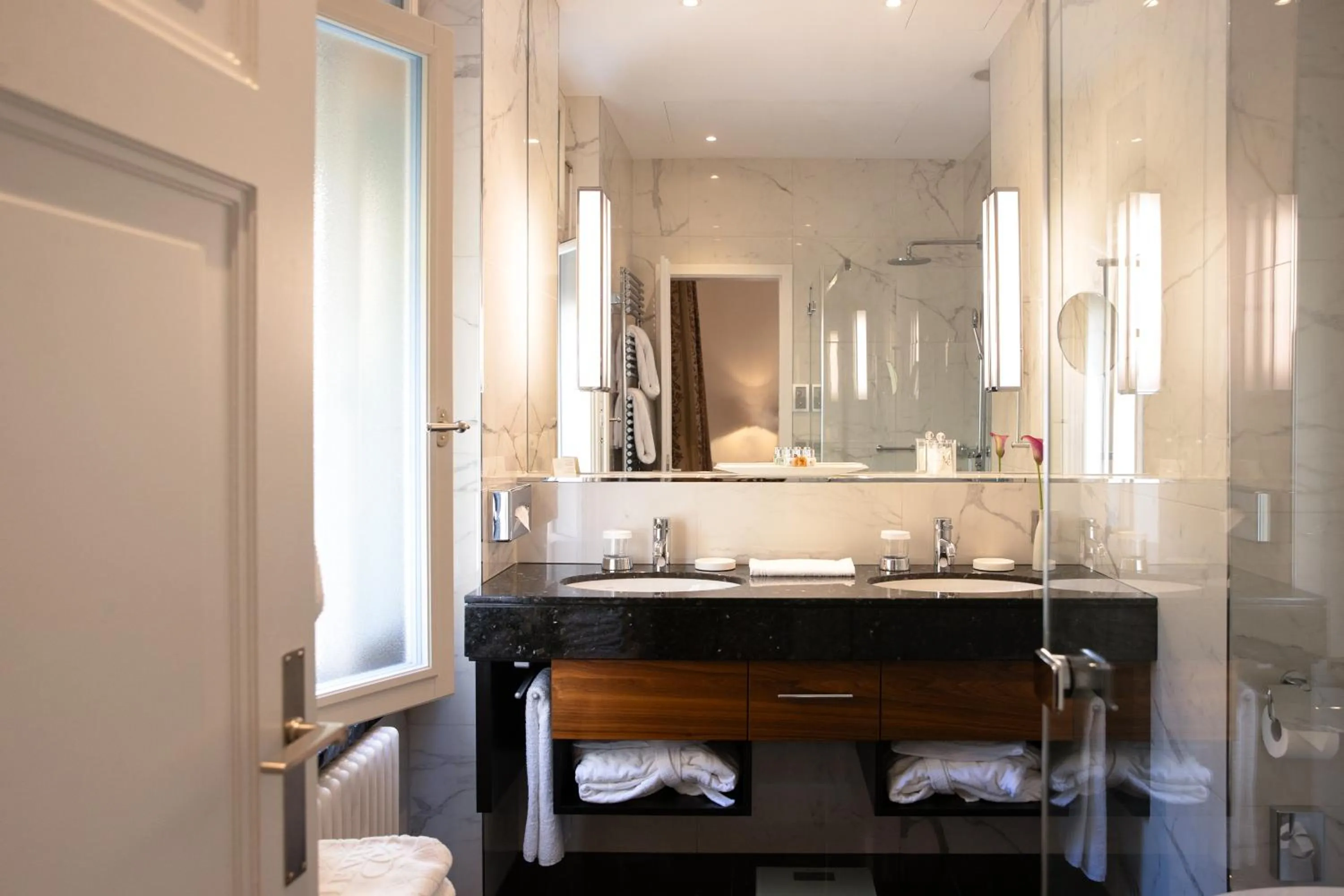 Bathroom in Hotel Bellevue Palace Bern