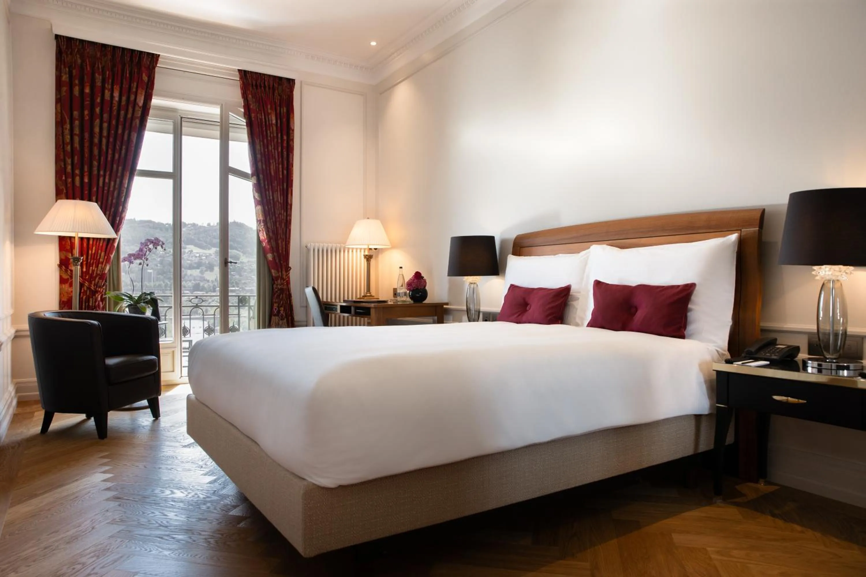 Photo of the whole room, Bed in Hotel Bellevue Palace Bern