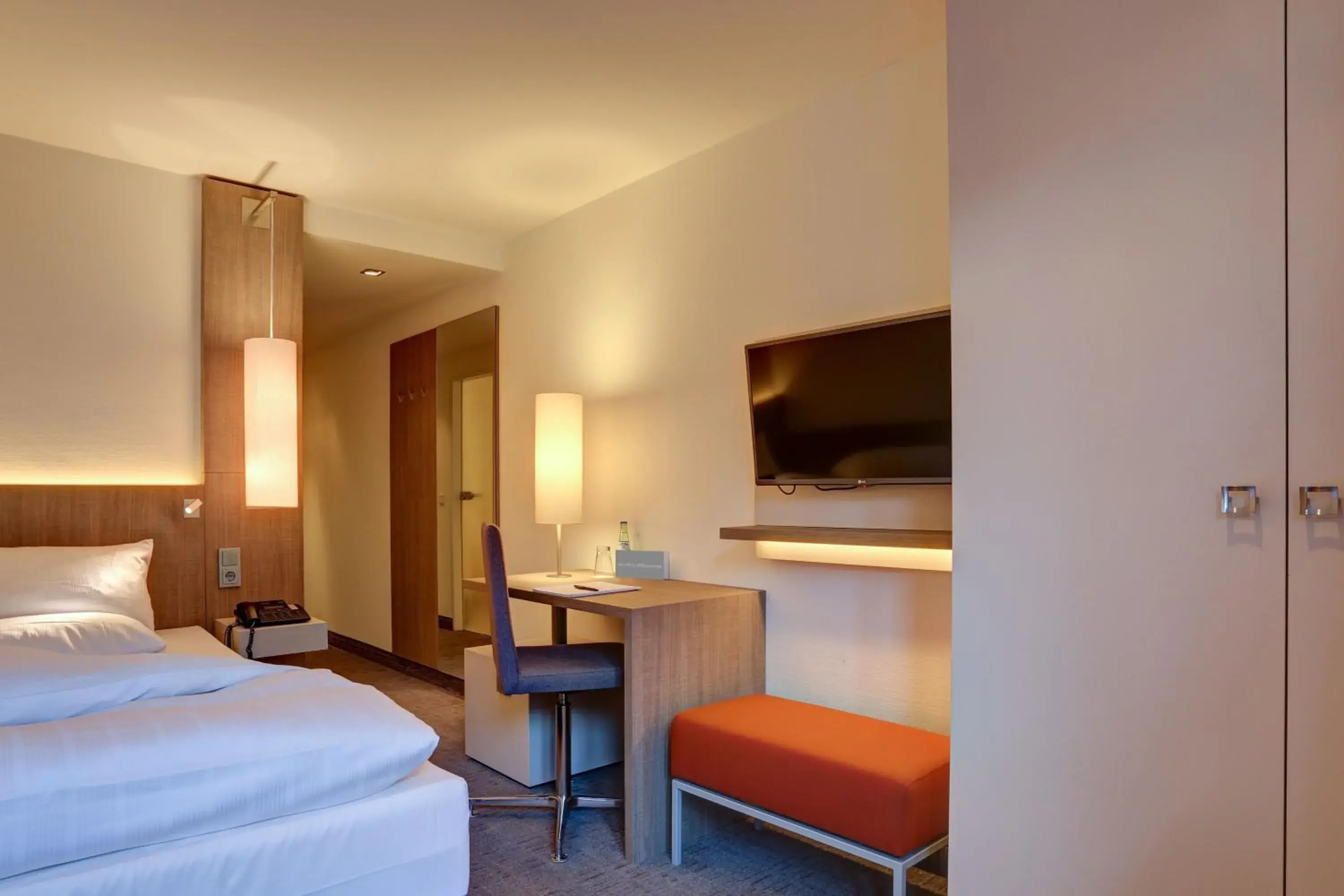 Bed in Kommerzhotel Köln Bed in Kommerzhotel Köln