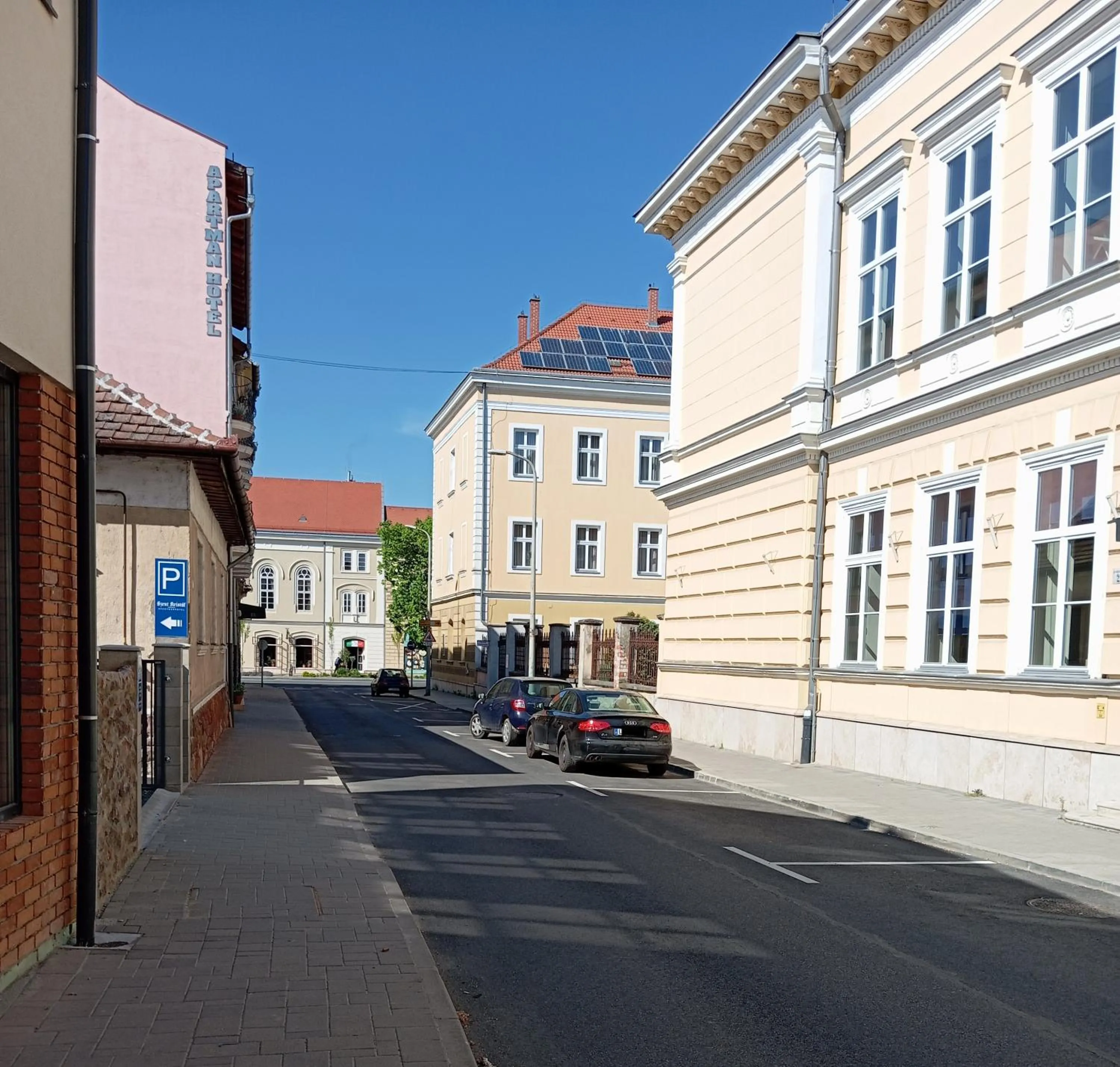 Street view in Szent Kristóf Apartmanhotel