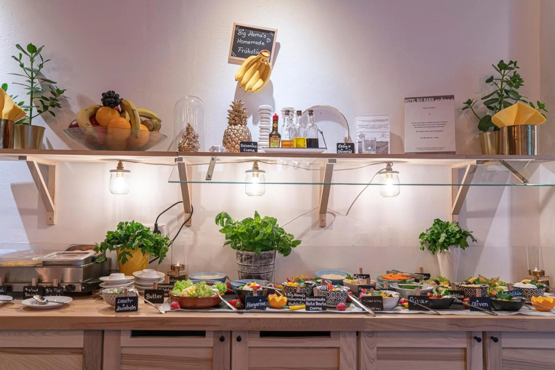 Food and drinks in BIG MAMA Leipzig