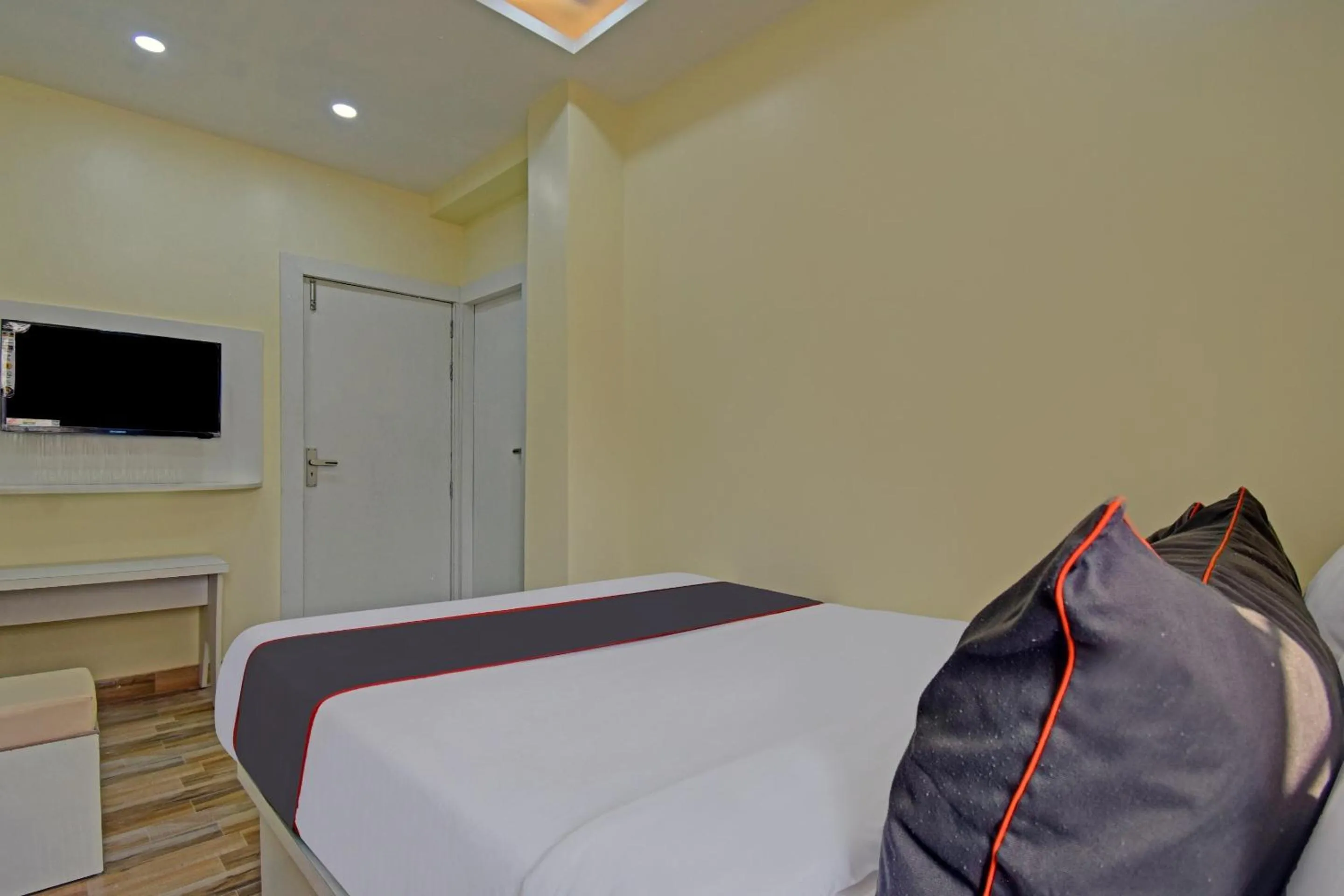 Bedroom, Bed in Super Collection O Ketan Regency Near Acropolis Mall