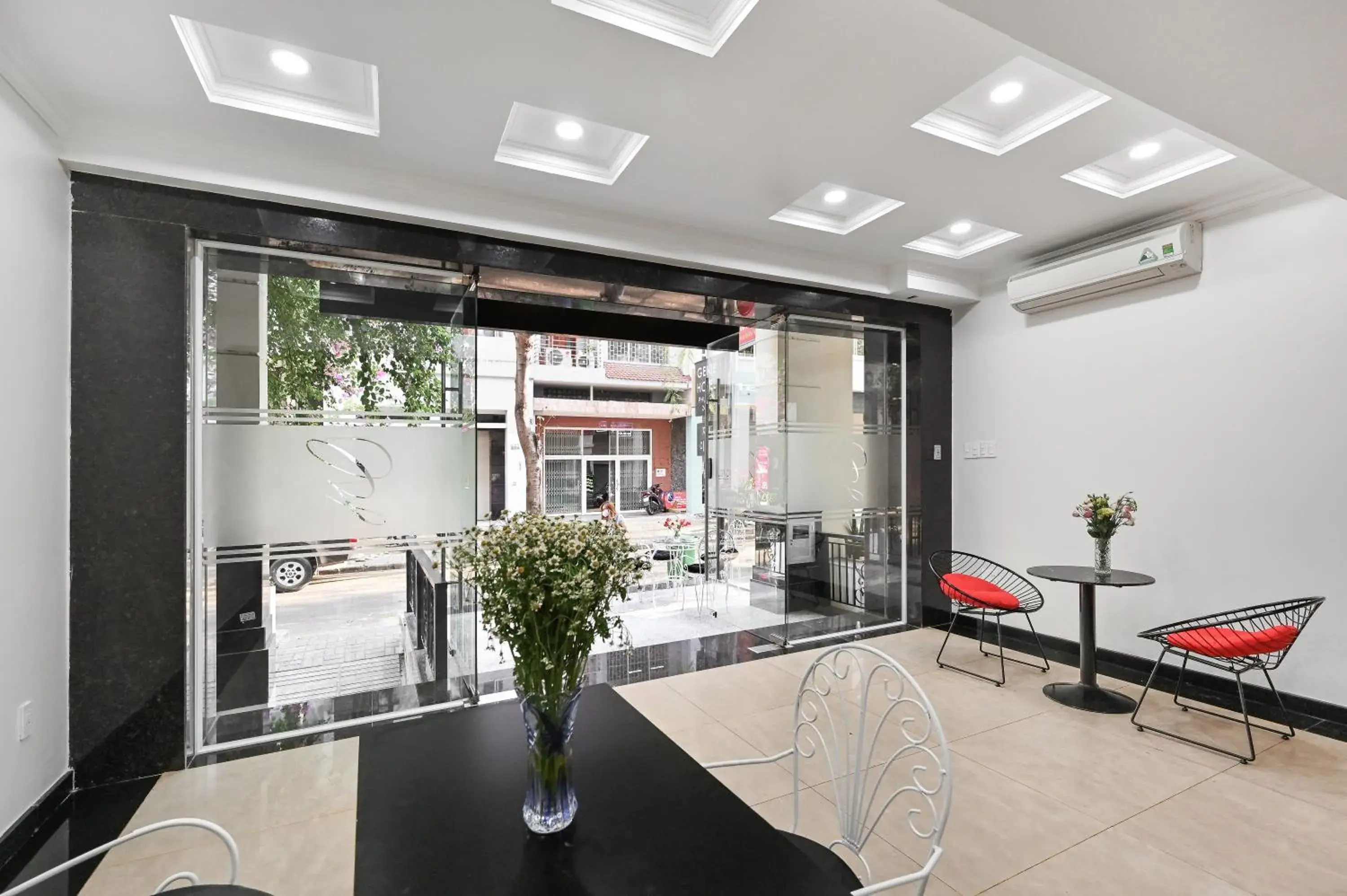 Property building in Genie Hotel & Serviced Apartments Property building in Genie Hotel & Serviced Apartments